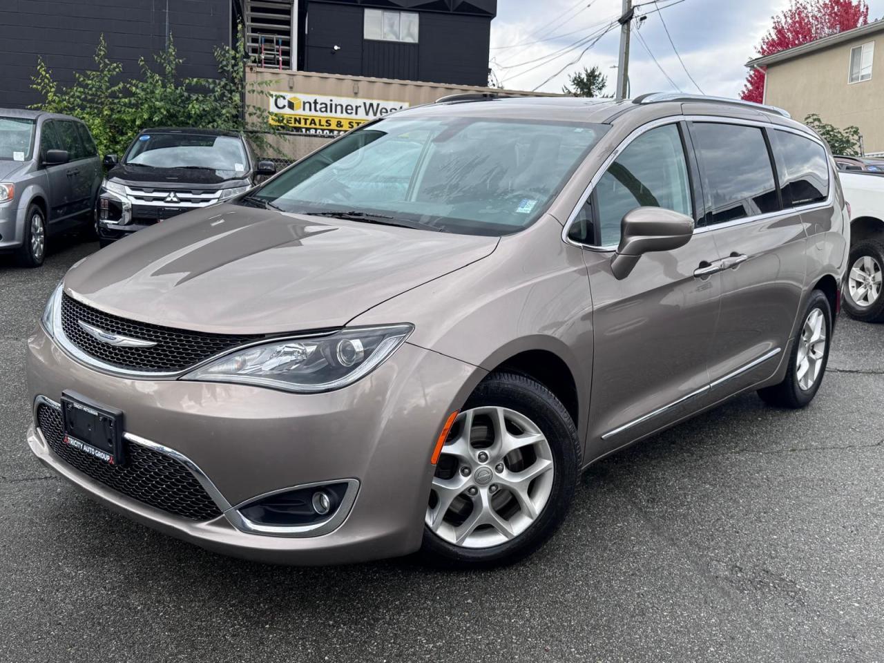 Used 2017 Chrysler Pacifica 4DR WGN TOURING-L PLUS for sale in Coquitlam, BC