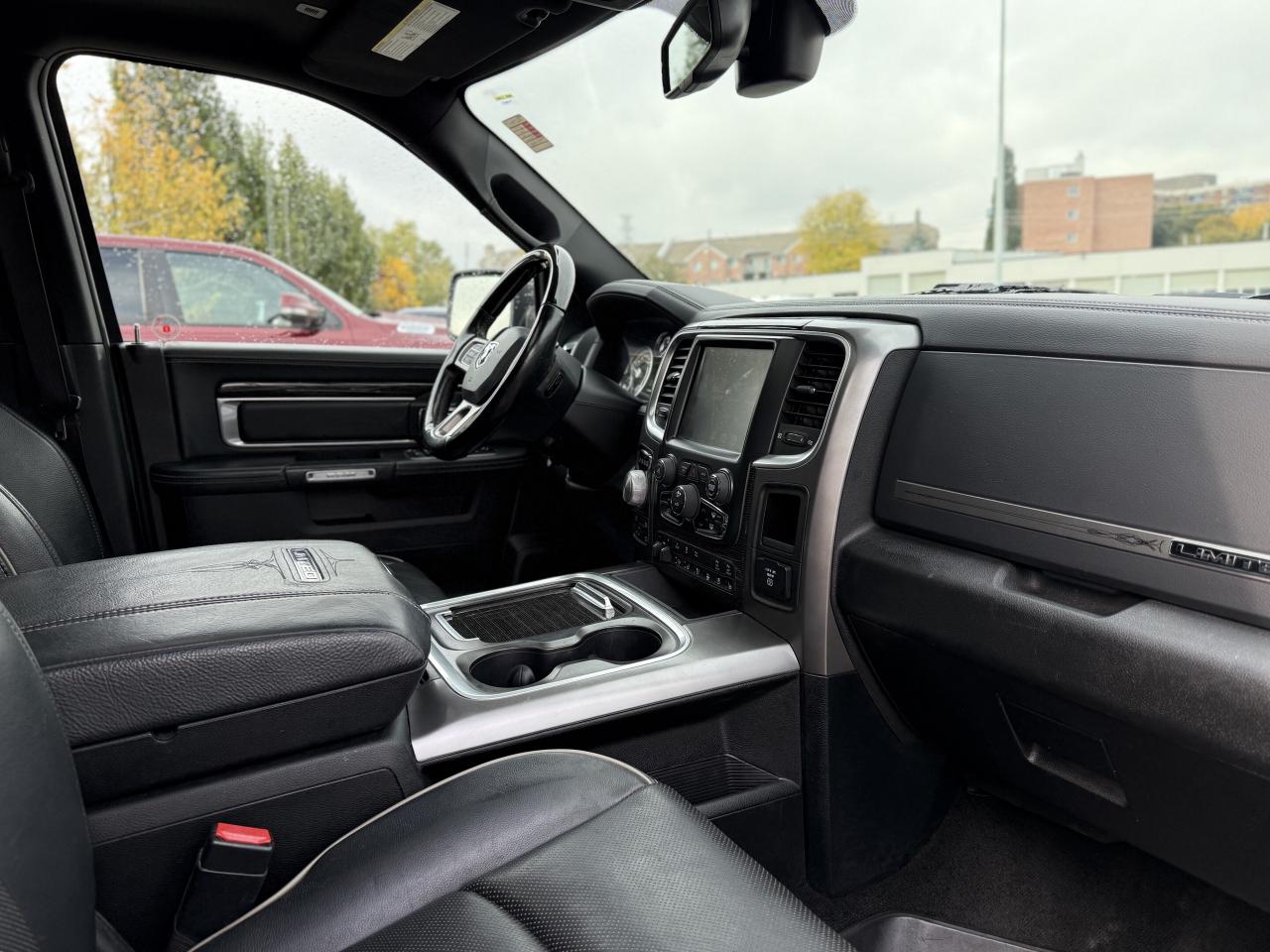 2017 RAM 1500 4WD Crew Cab 140.5  Limited | NAVIGATION | SUNROOF Photo