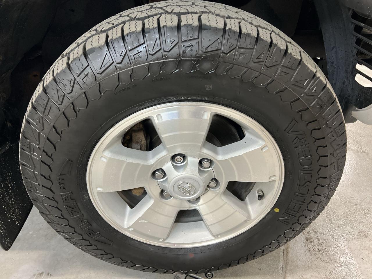 2011 Toyota Tacoma TRD SPORT 4X4 | REAR CAM | DBL CAB | 17IN ALLOYS Photo