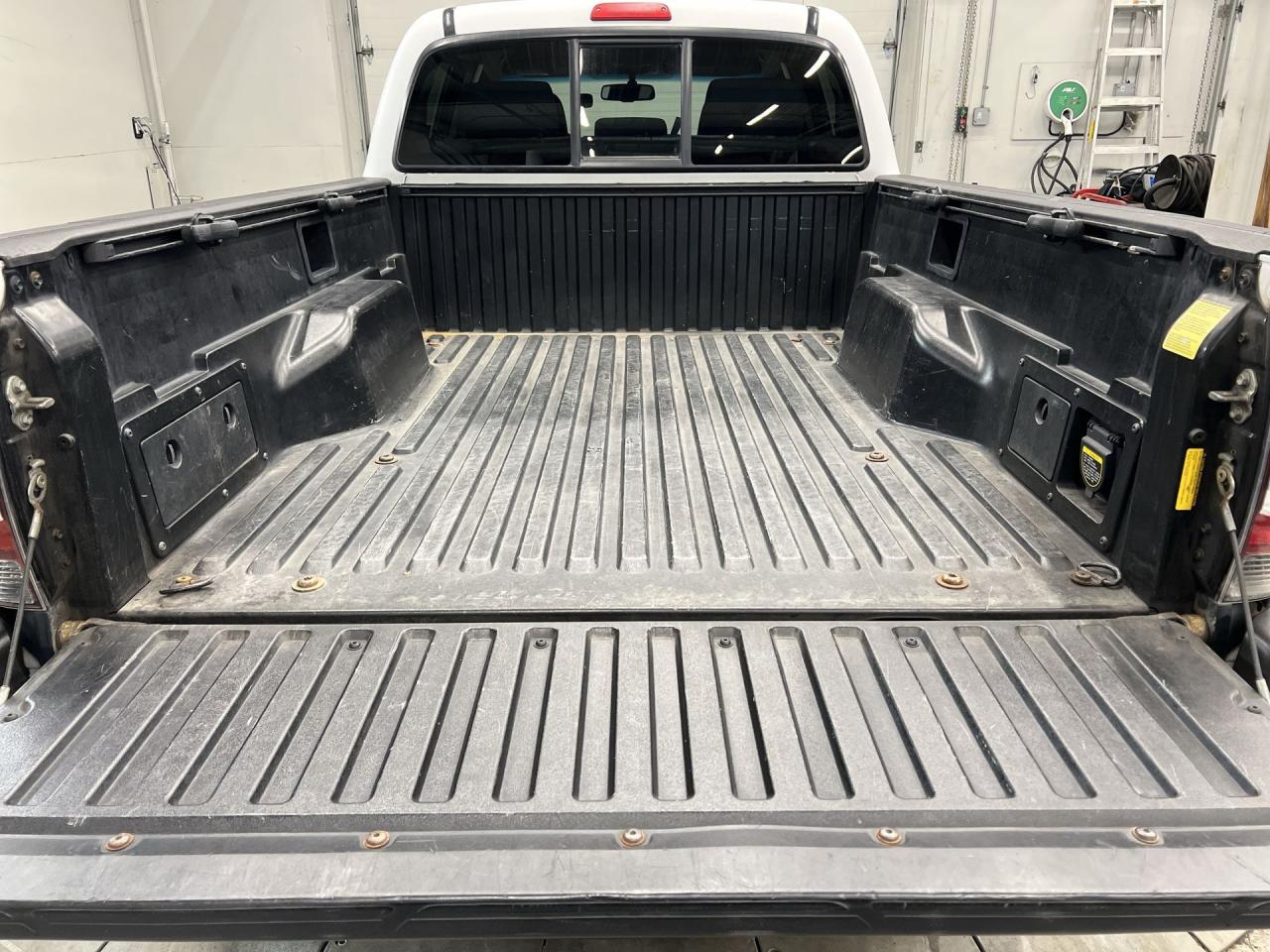 2011 Toyota Tacoma TRD SPORT 4X4 | REAR CAM | DBL CAB | 17IN ALLOYS Photo