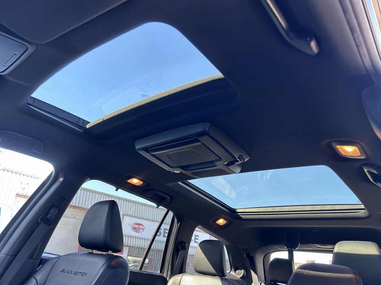 2019 Honda Pilot BLACK EDITION AWD |7-PASS |LEATHER | SUNROOF | DVD Photo2