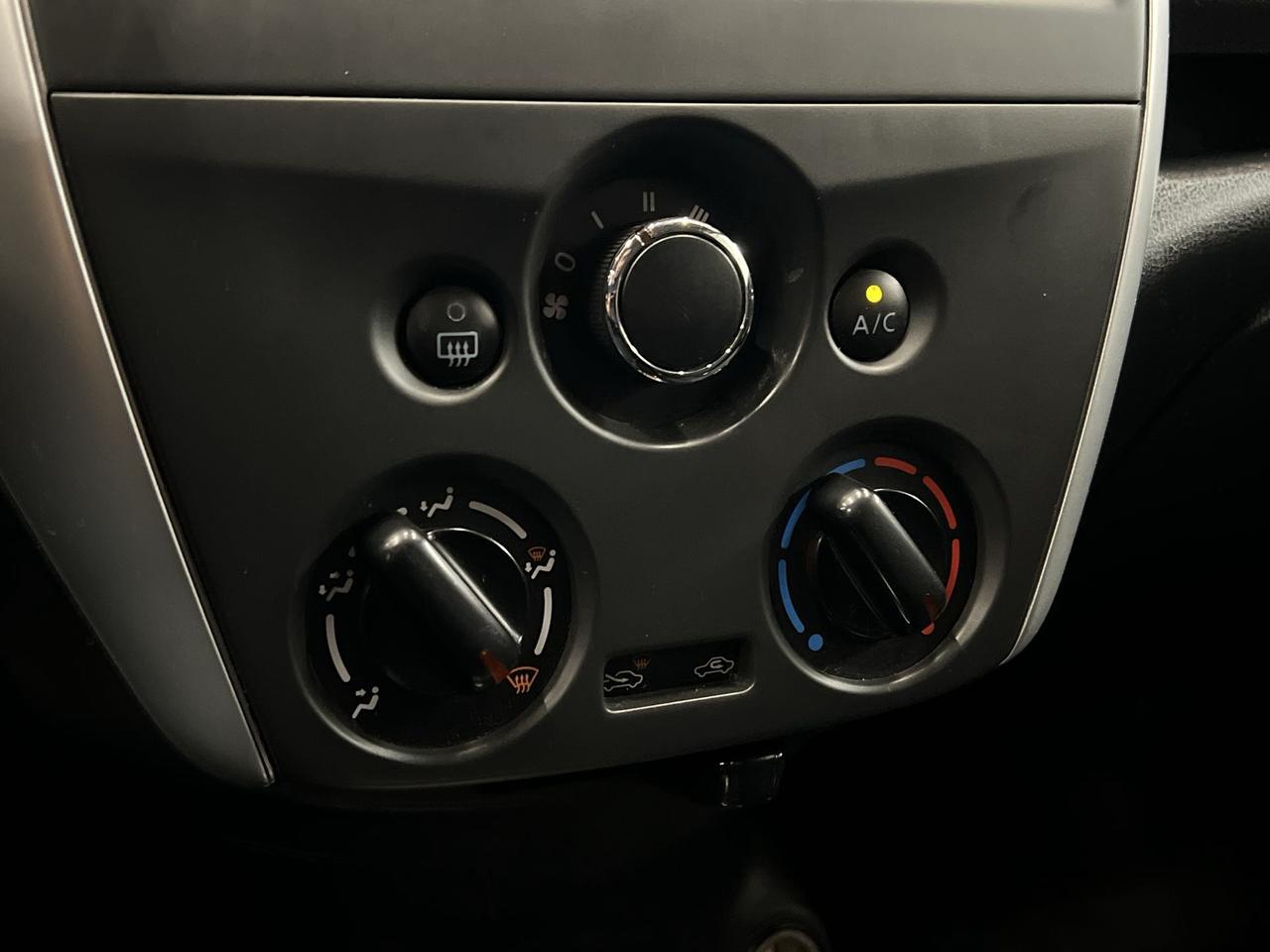 2018 Nissan Versa Note SV | AUTOMATIC | REAR CAM | HTD SEATS | BLUETOOTH Photo