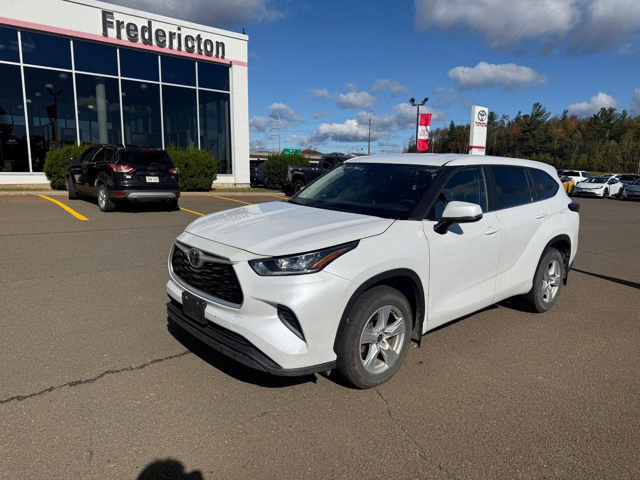 Used 2023 Toyota Highlander LE for sale in Fredericton, NB