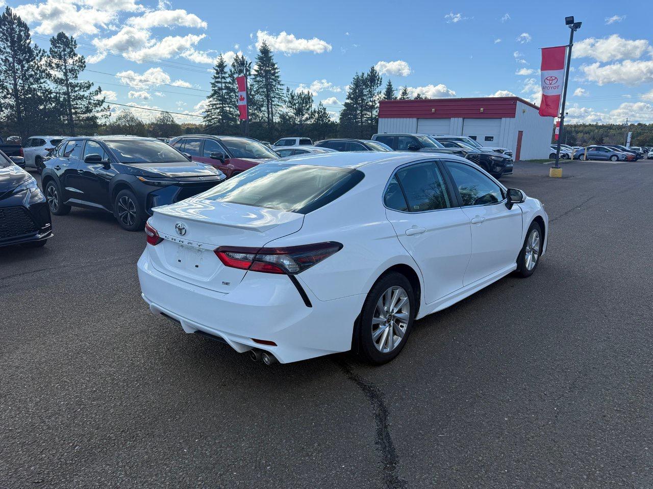 2023 Toyota Camry SE Photo4