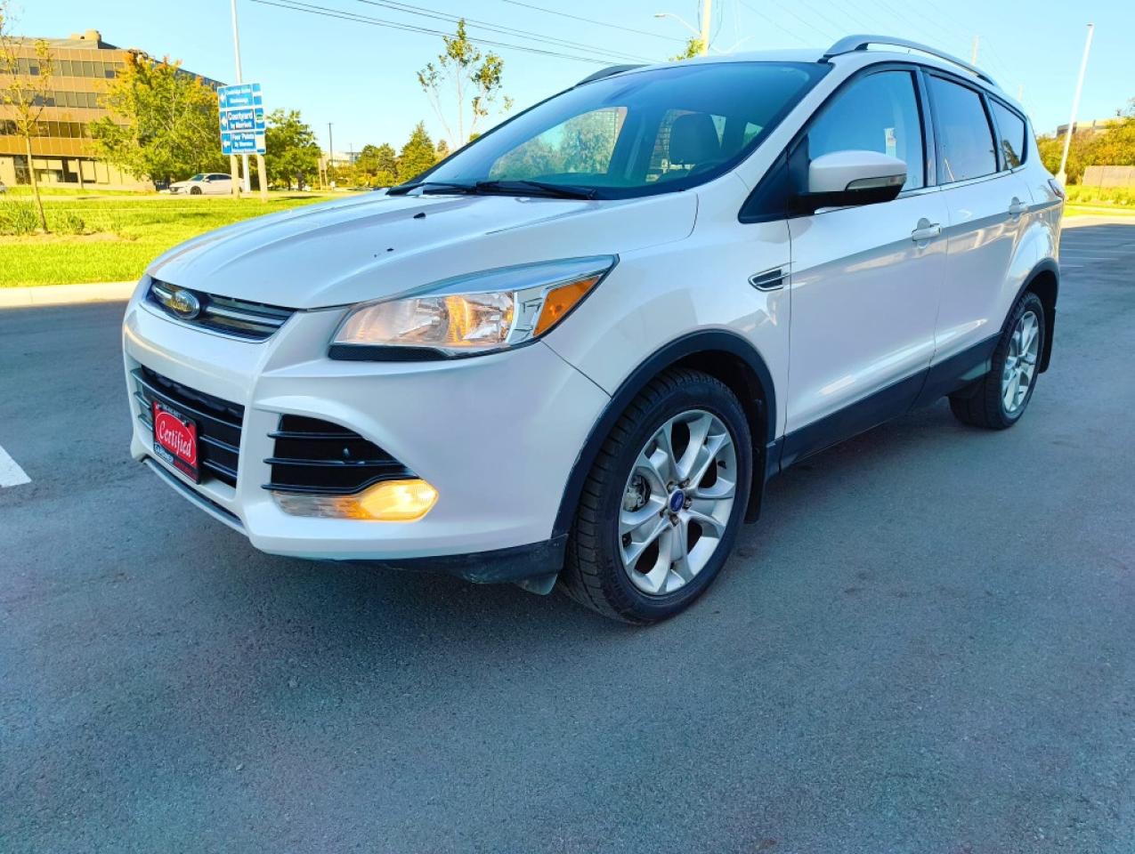 Used 2014 Ford Escape Titanium 4dr 4x4 Automatic for sale in Mississauga, ON