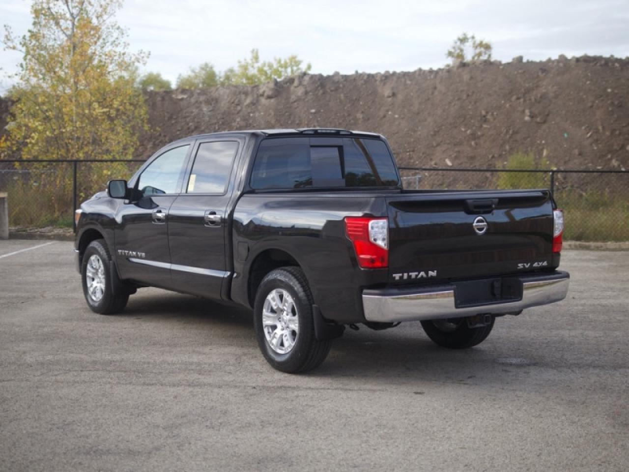 2019 Nissan Titan SV  **15 SERVICE RECORDS** Photo2