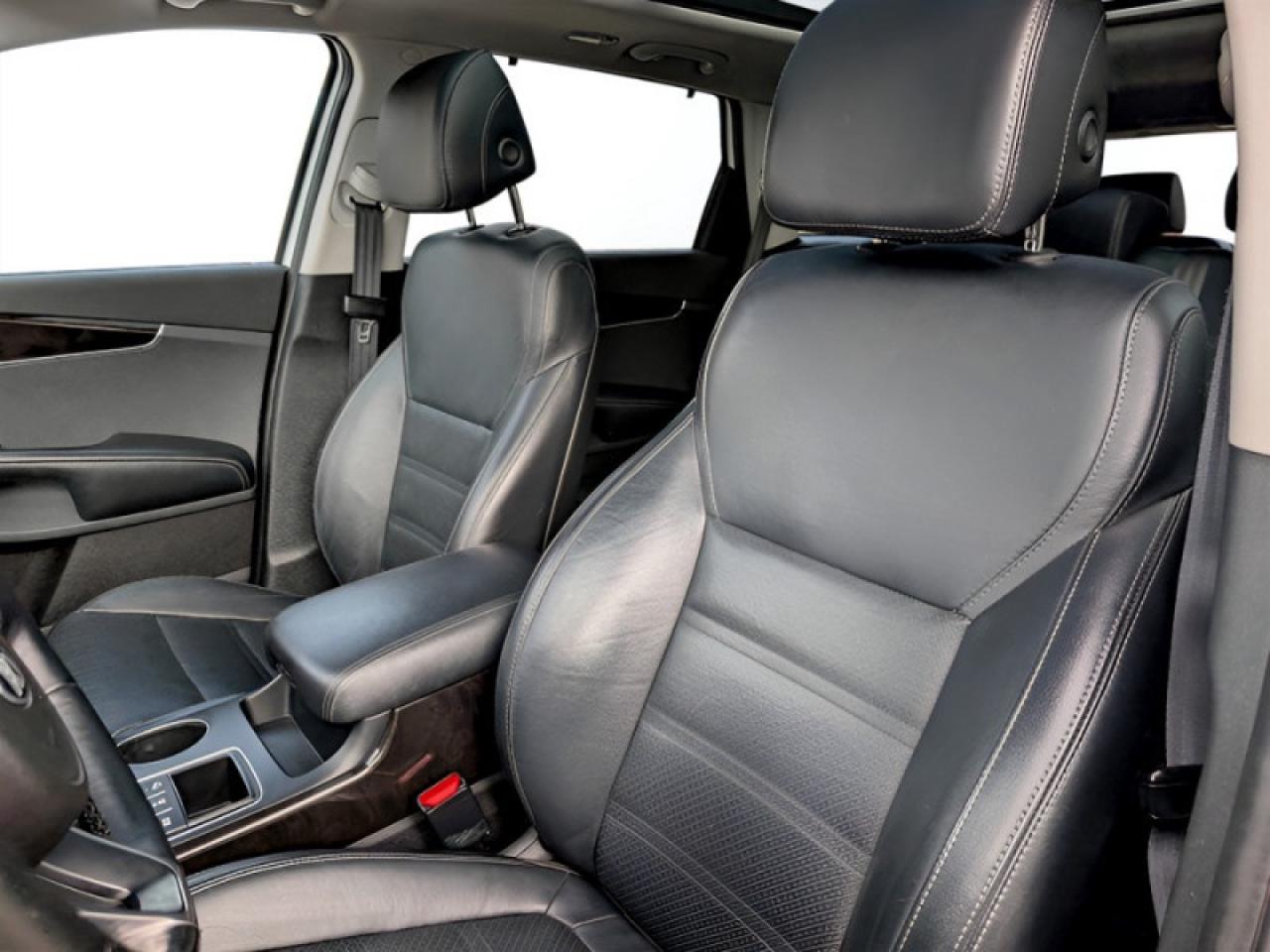 2017 Kia Sorento EX w/Advanced Touring Pkg  **LOW KMS - 1 OWNER** Photo