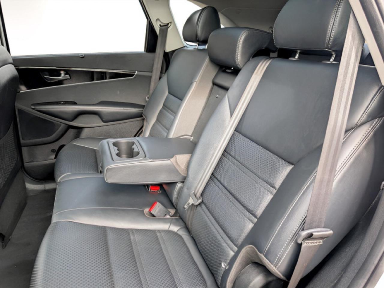 2017 Kia Sorento EX w/Advanced Touring Pkg  **LOW KMS - 1 OWNER** Photo