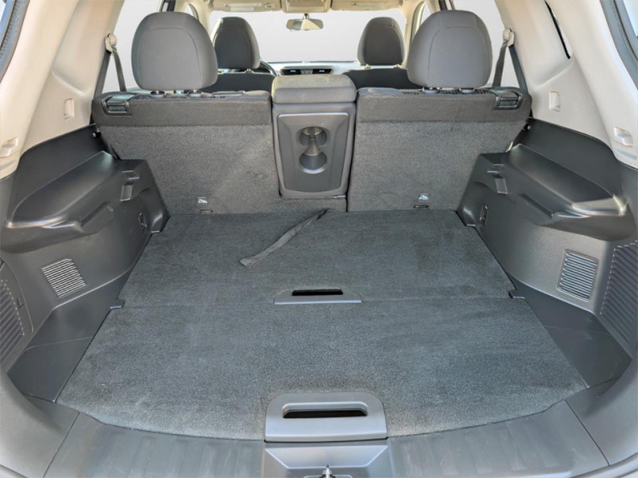 2020 Nissan Rogue S Special Edition  **HTD SW - BLIND SPOT** Photo