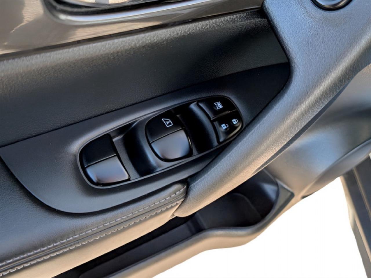 2020 Nissan Rogue S Special Edition  **HTD SW - BLIND SPOT** Photo