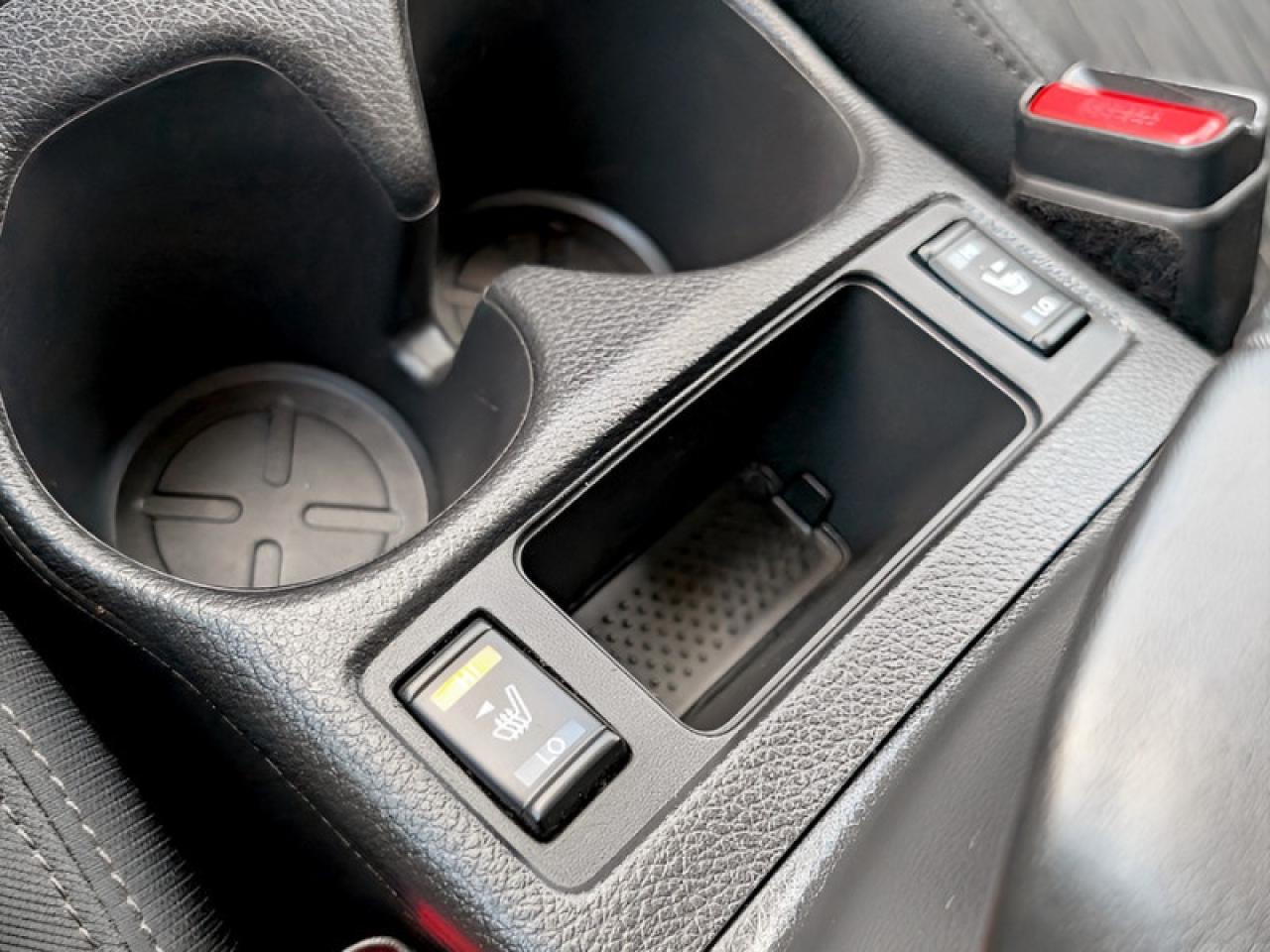 2020 Nissan Rogue S Special Edition  **HTD SW - BLIND SPOT** Photo