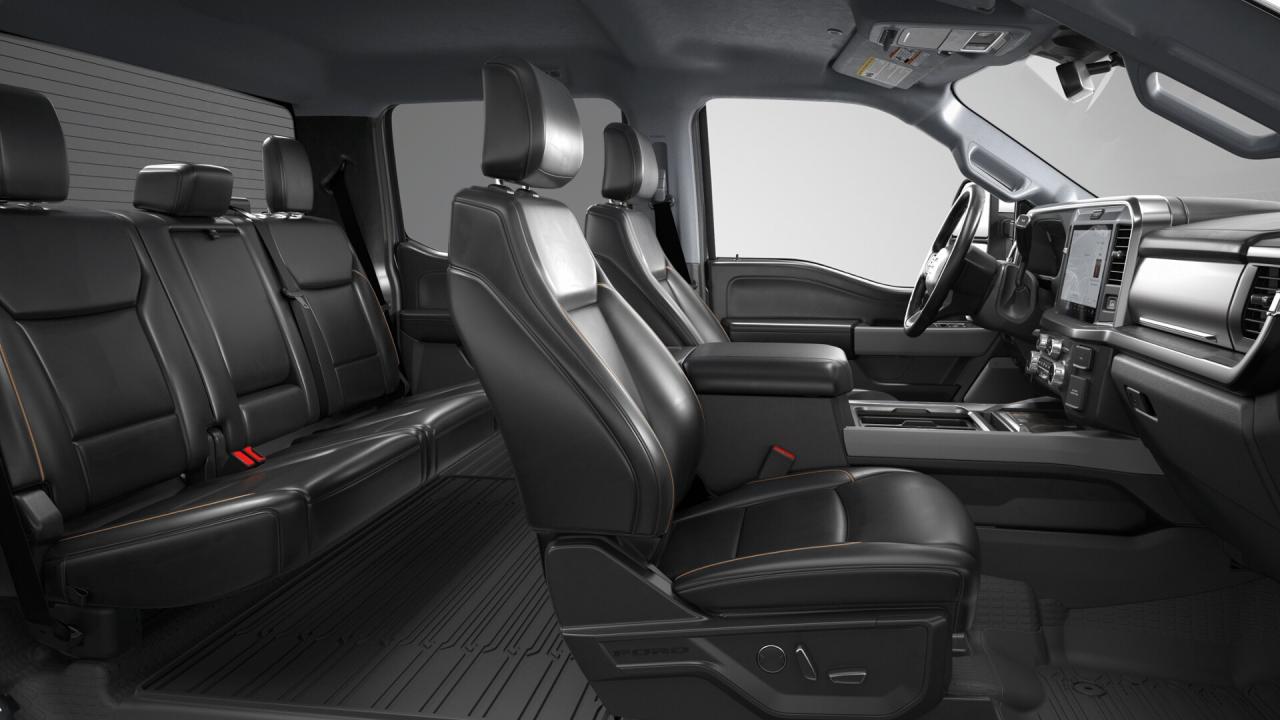 2026 Ford SUPERDUTY F-350® Lariat® Photo5