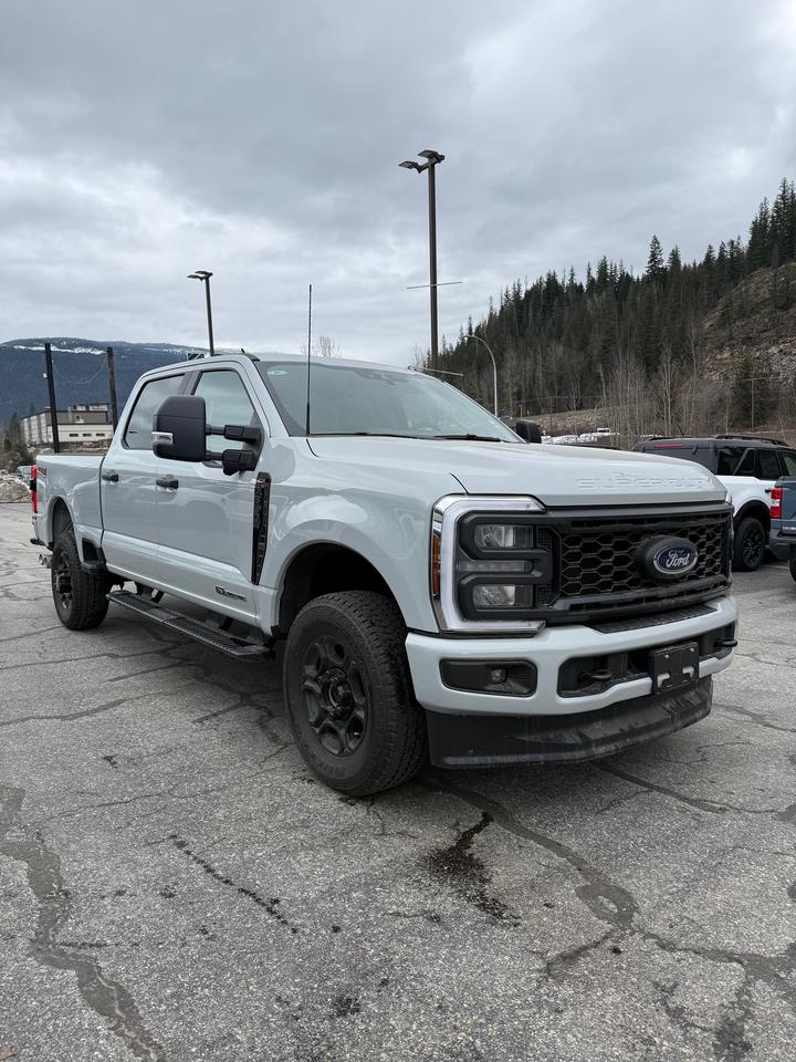 2026 Ford F-350 Super Duty SRW XL Photo4