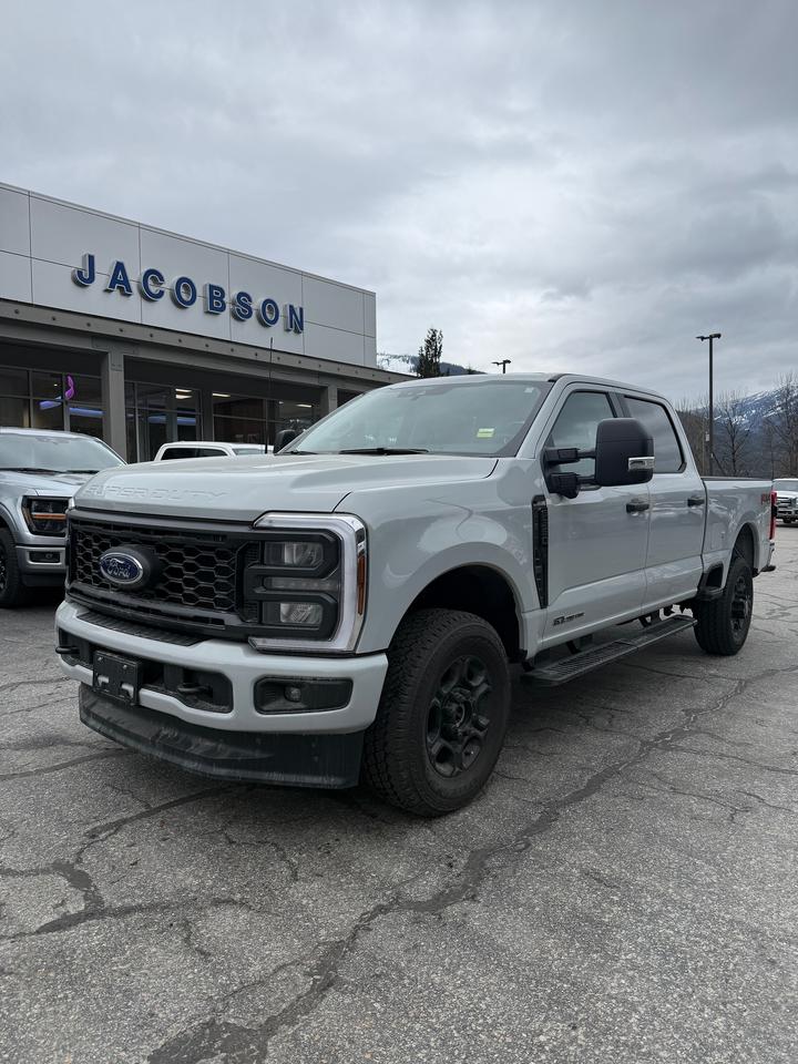 2026 Ford F-350 Super Duty SRW XL Photo2