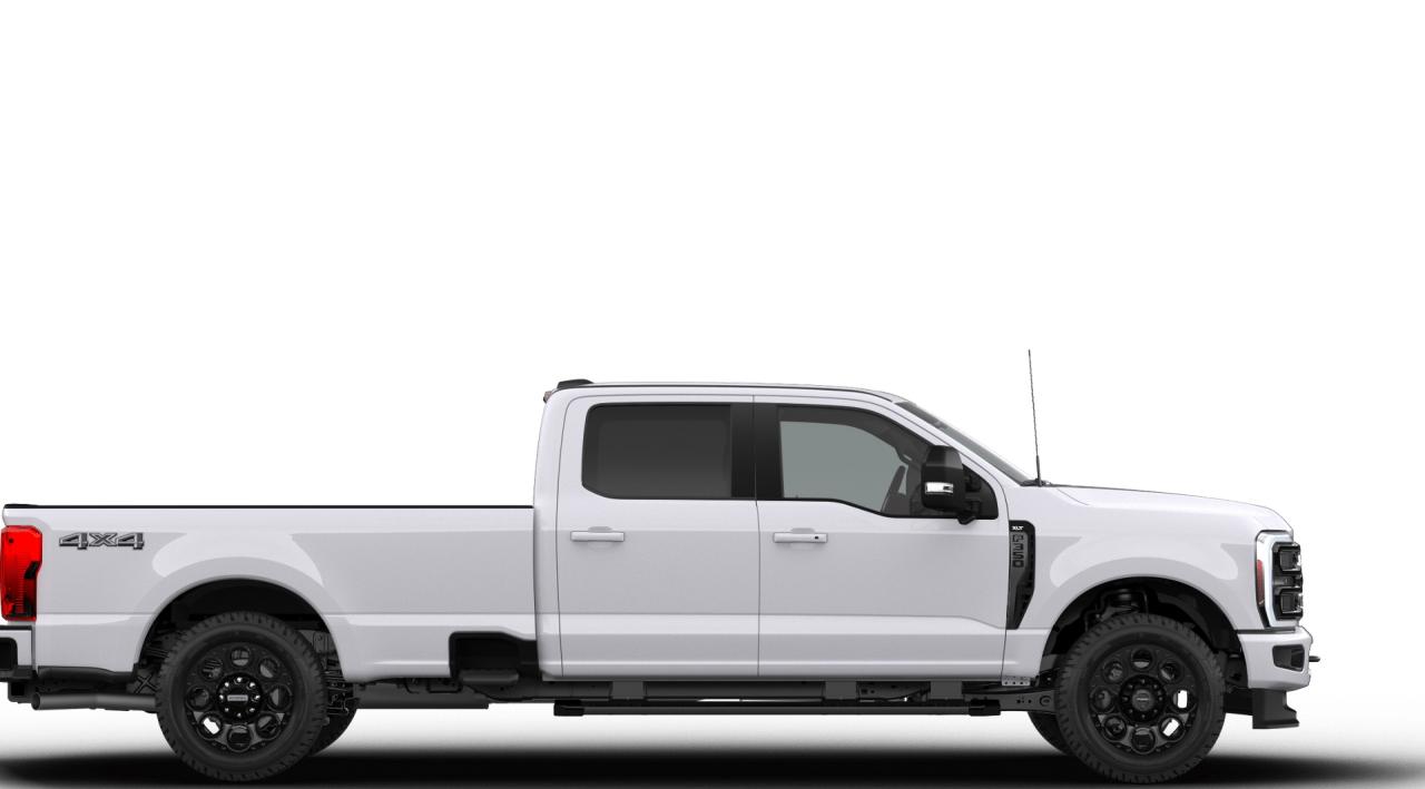 2026 Ford SUPERDUTY F-350® XLT Photo5