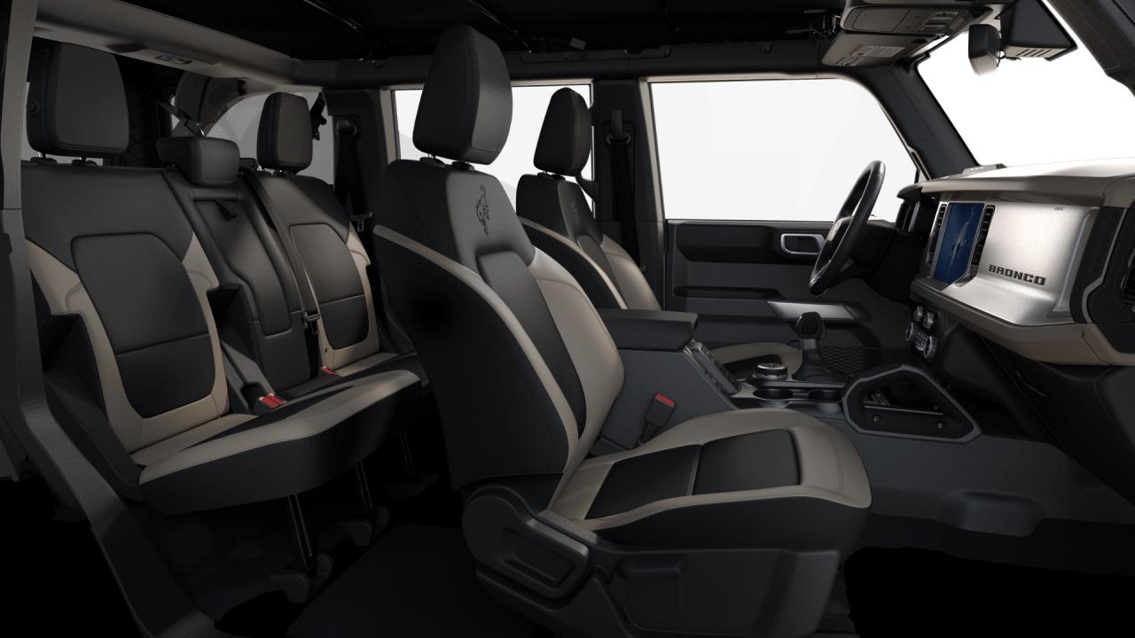 2025 Ford Bronco Outer Banks® Photo5