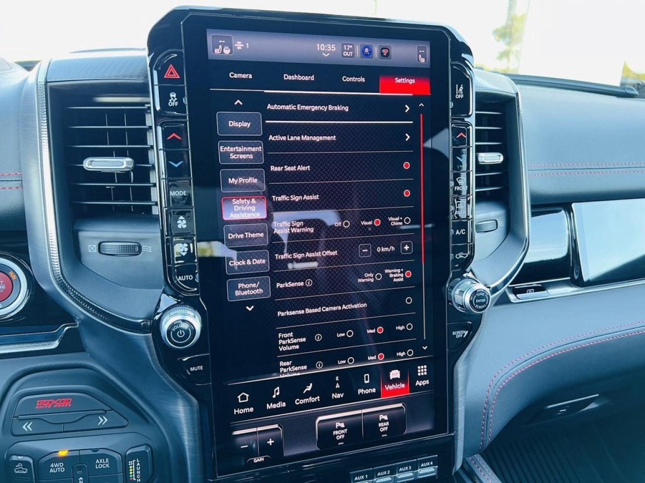 2025 RAM 1500 RHO 4X4 Photo