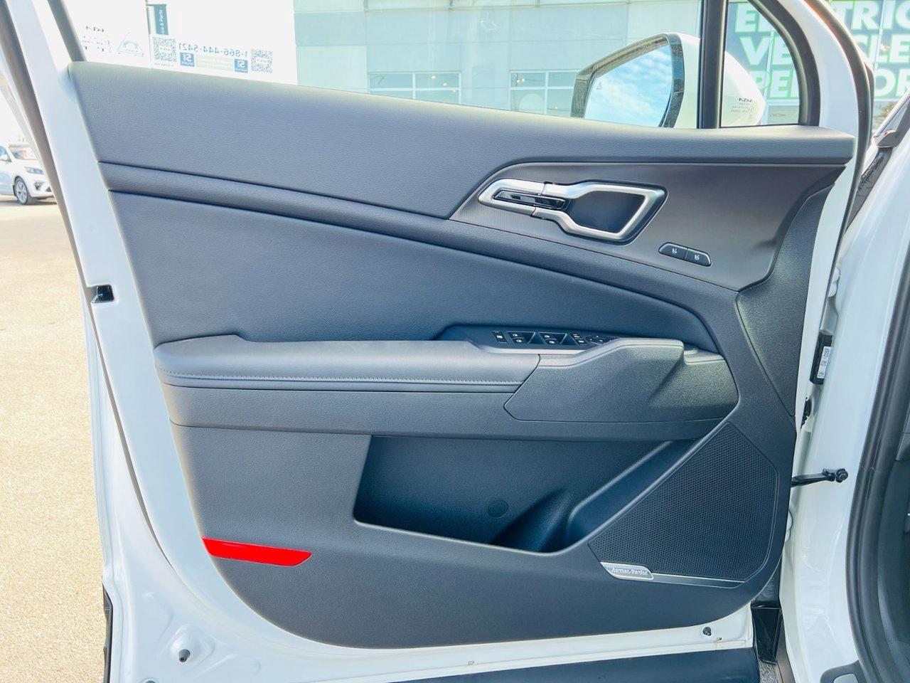 2026 Kia Sportage HEV SX - Black Interior Photo