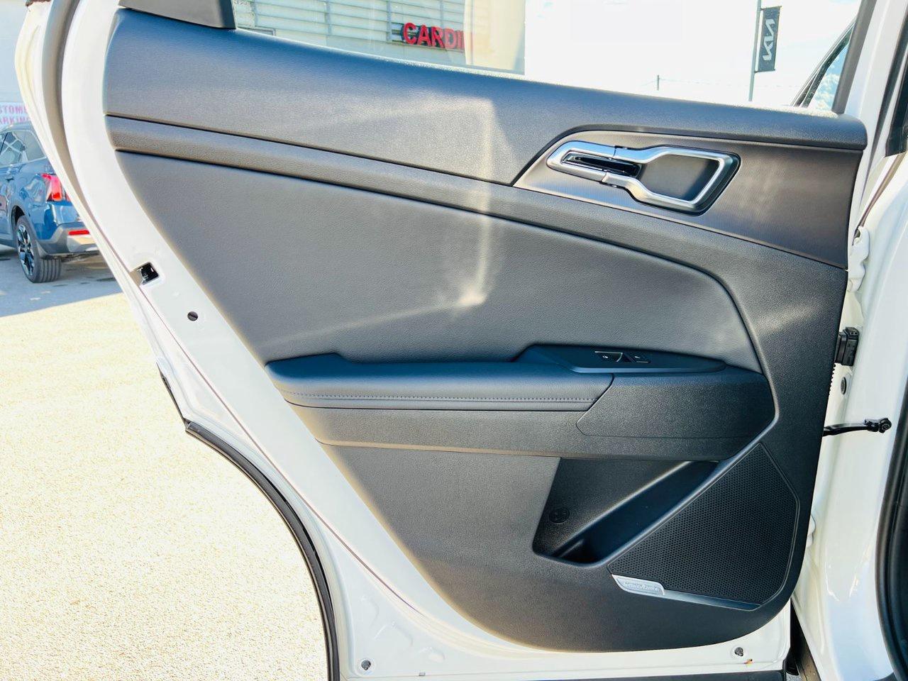 2026 Kia Sportage HEV SX - Black Interior Photo