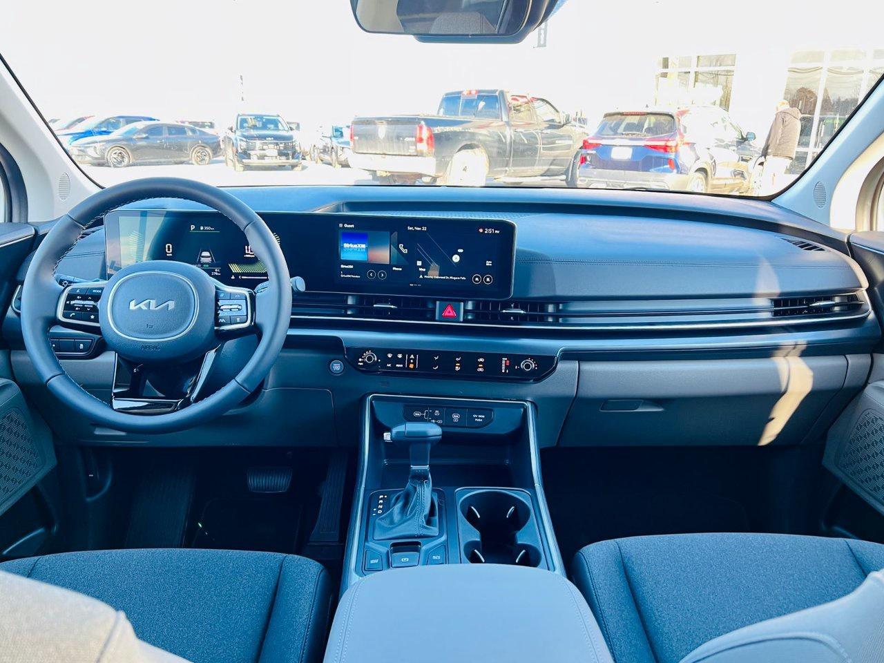 2026 Kia Carnival LX+ Photo