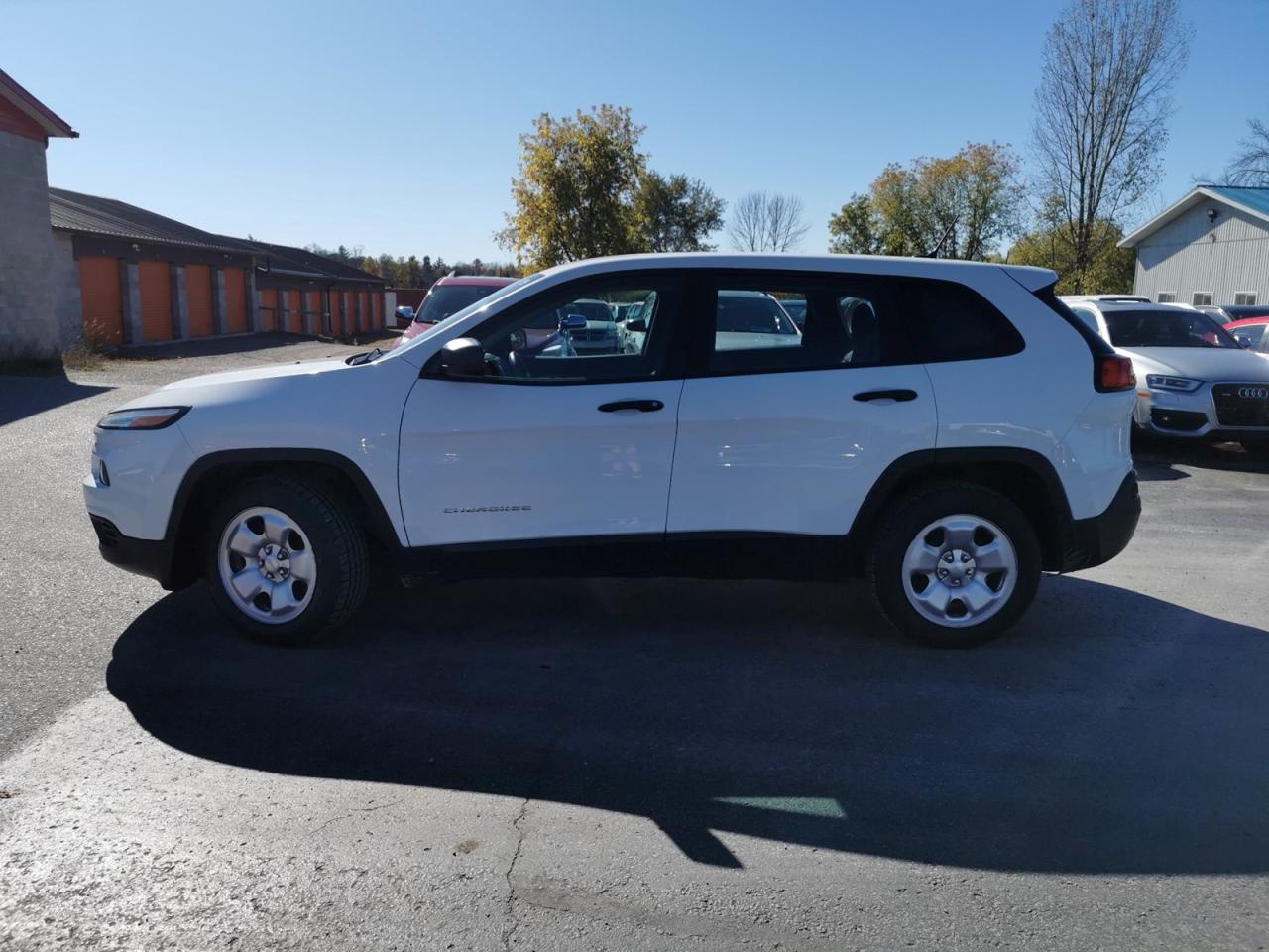 2017 Jeep Cherokee Sport - Photo #2