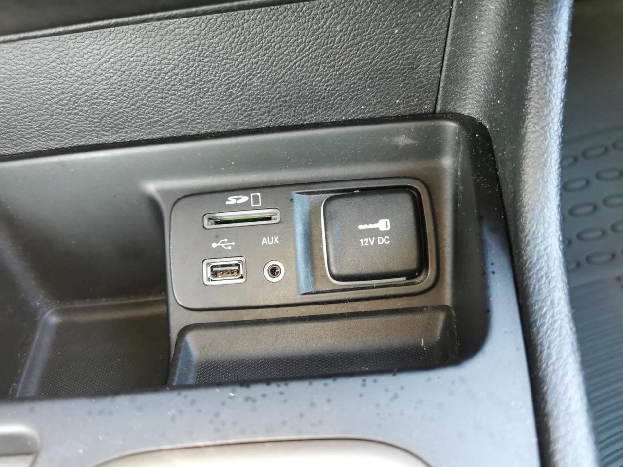 2017 Jeep Cherokee Sport - Photo #26
