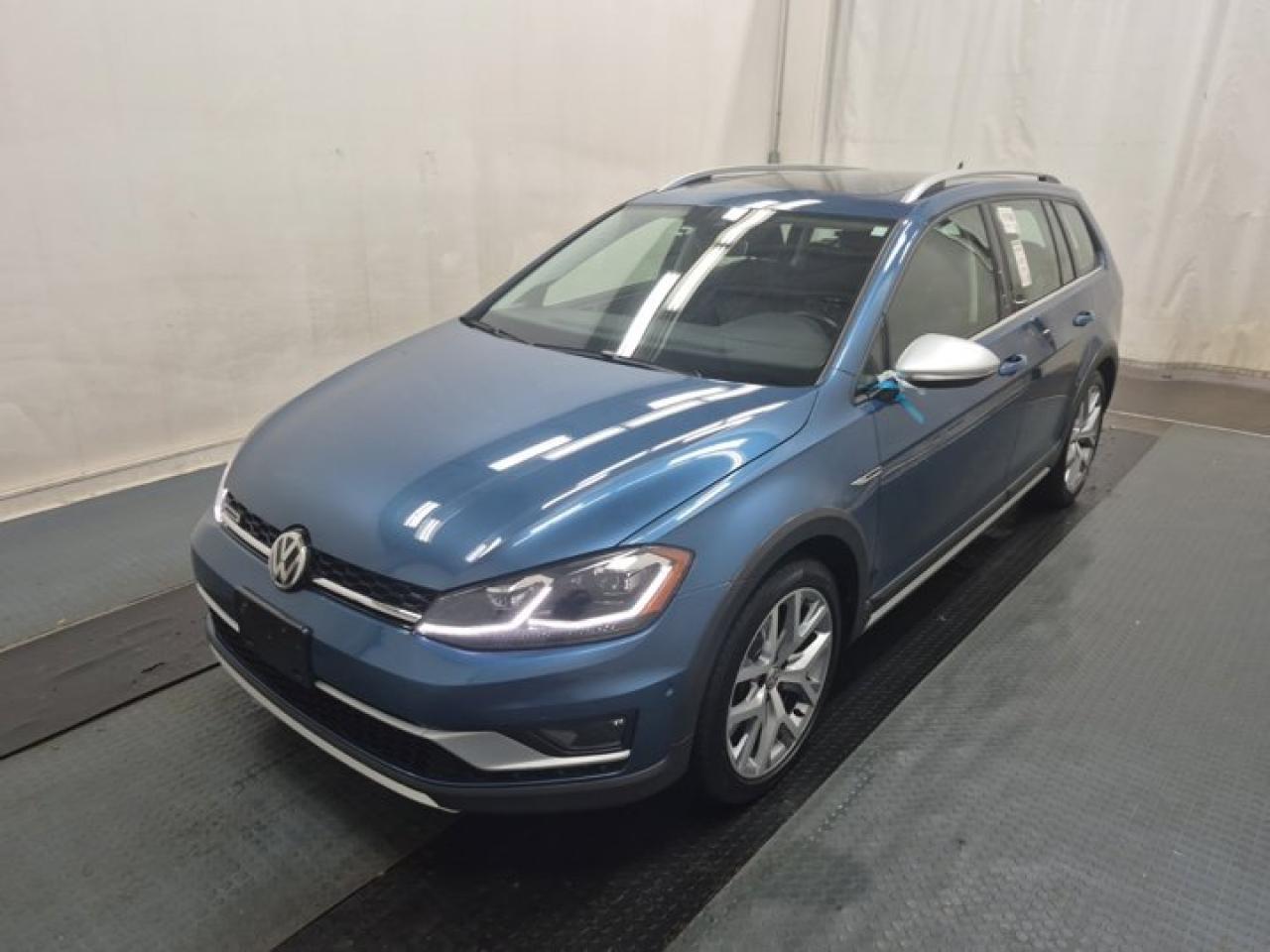 Used 2019 Volkswagen Golf Alltrack Execline 4Motion | Nav | Leather | Pano Roof | Heated Seats | Carplay | Keyless Entry | and More ! for sale in Guelph, ON