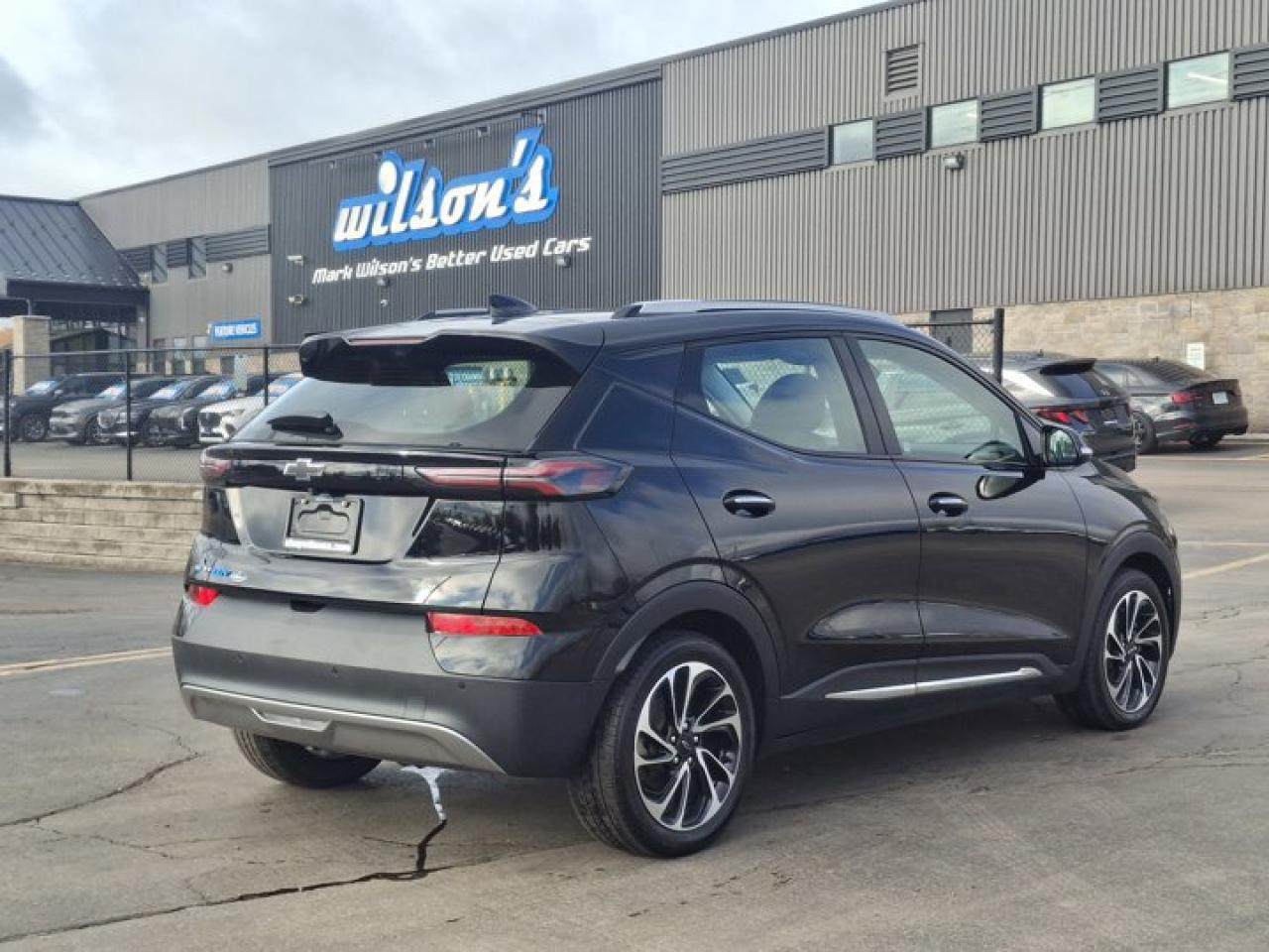 2023 Chevrolet Bolt EUV Premier | Sun & Sound Group | Nav | Sunroof | Heated + Cooled Seats | Photo4