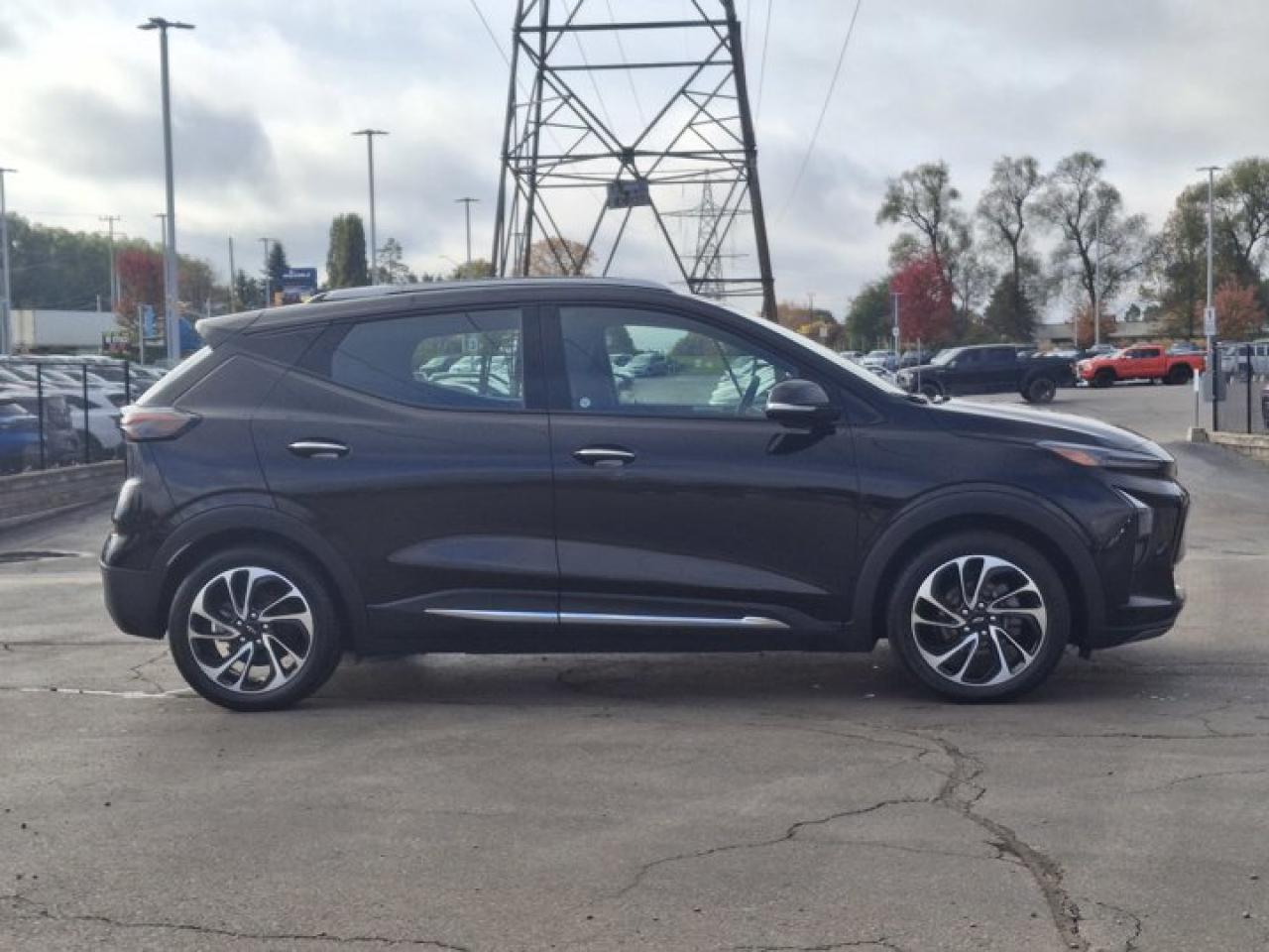 2023 Chevrolet Bolt EUV Premier | Sun & Sound Group | Nav | Sunroof | Heated + Cooled Seats | Photo