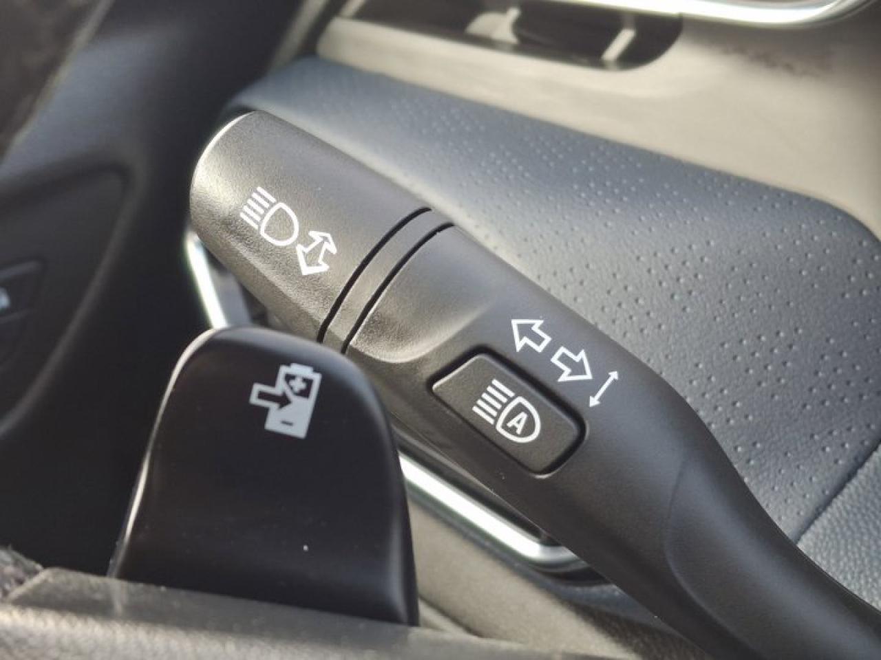 2023 Chevrolet Bolt EUV Premier | Sun & Sound Group | Nav | Sunroof | Heated + Cooled Seats | Photo