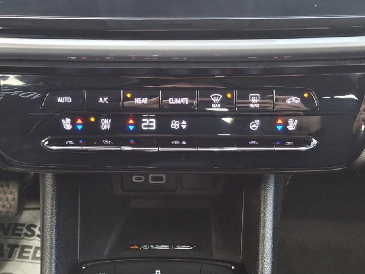 2023 Chevrolet Bolt EUV Premier | Sun & Sound Group | Nav | Sunroof | Heated + Cooled Seats | Photo