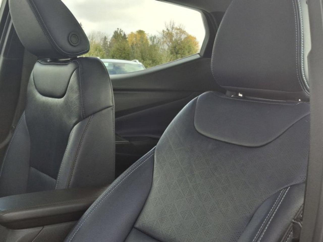 2023 Chevrolet Bolt EUV Premier | Sun & Sound Group | Nav | Sunroof | Heated + Cooled Seats | Photo