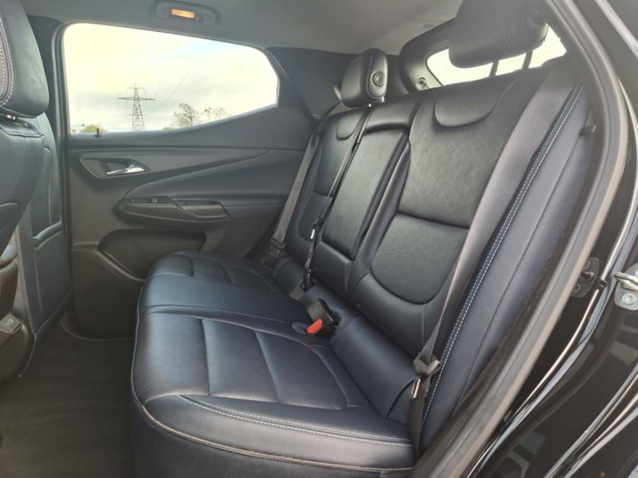 2023 Chevrolet Bolt EUV Premier | Sun & Sound Group | Nav | Sunroof | Heated + Cooled Seats | Photo