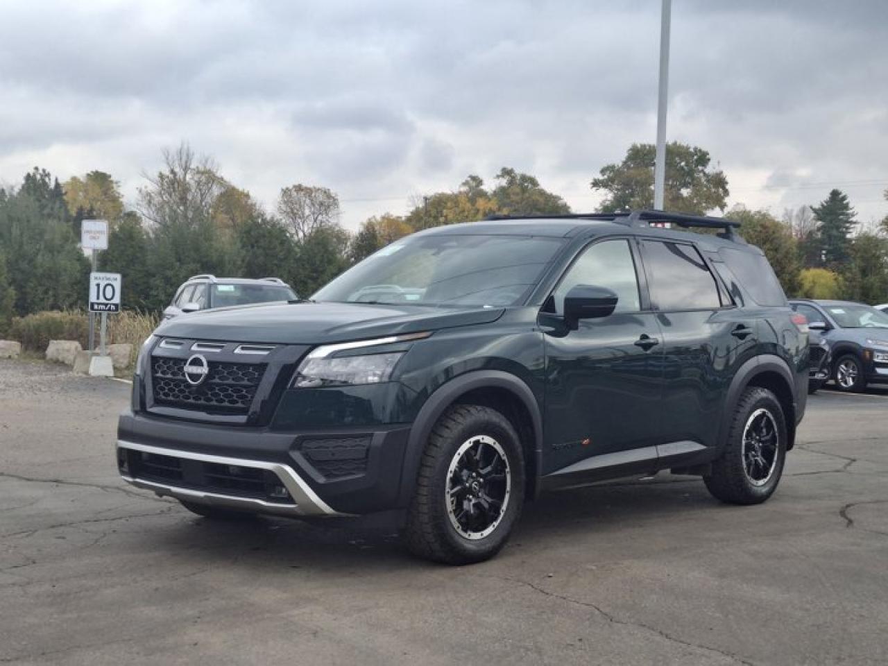 Used 2024 Nissan Pathfinder Rock Creek 4WD | Leatherette | Off-road Suspension | 18