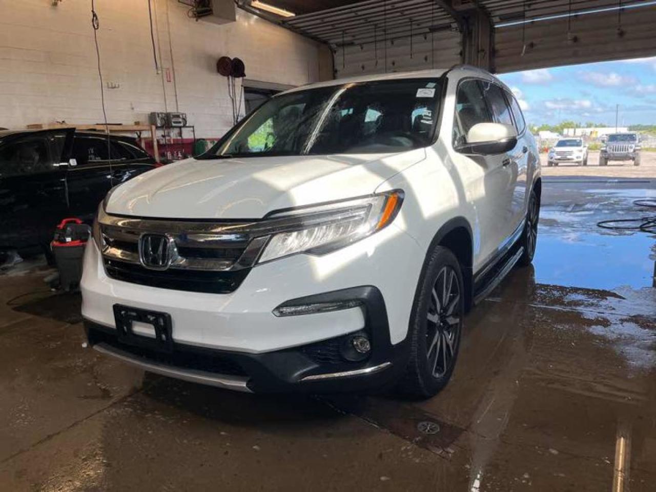 Used 2020 Honda Pilot Touring 7-Passenger 4WD | Leather | Sunroof | Nav | DVD | Rear Camera | Adaptive Cruise | and More ! for sale in Guelph, ON