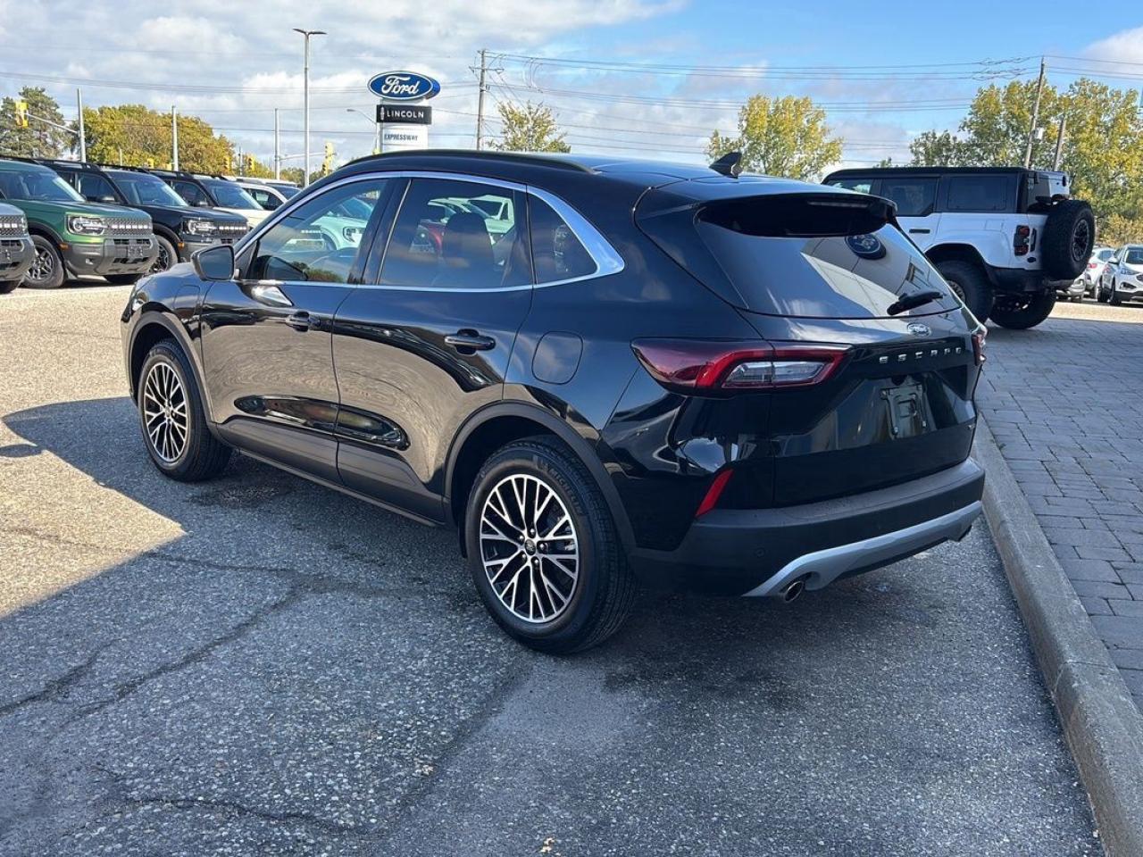2025 Ford Escape PHEV Photo5