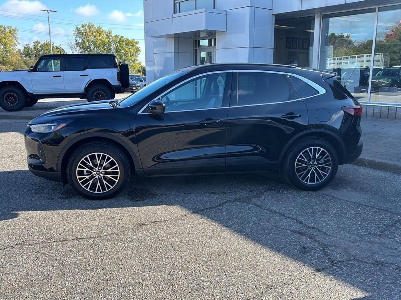 2025 Ford Escape PHEV Photo5