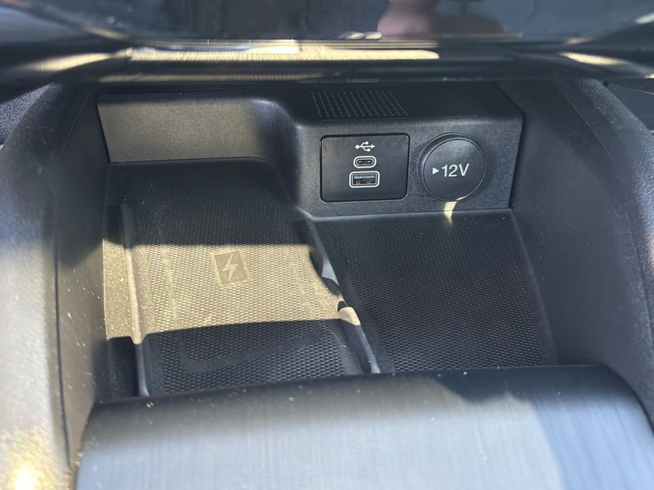 2025 Ford Escape PHEV Photo5