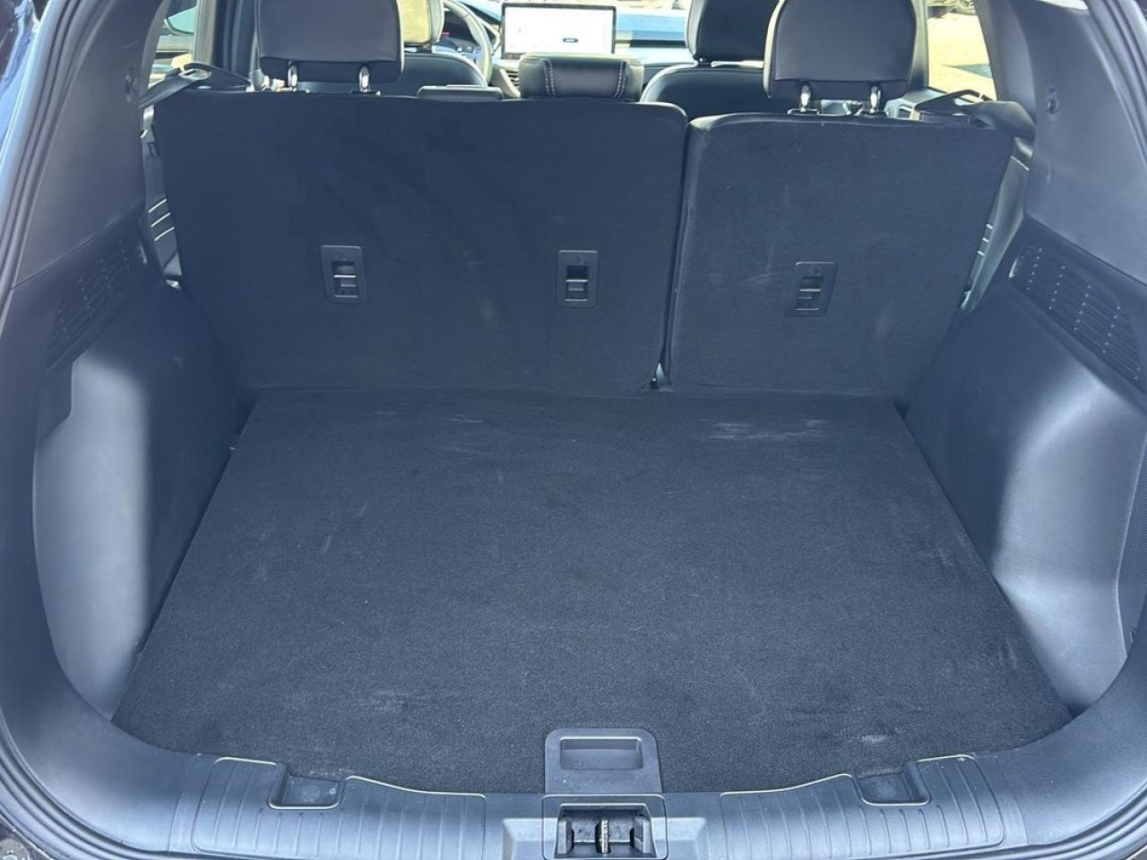 2025 Ford Escape PHEV Photo5