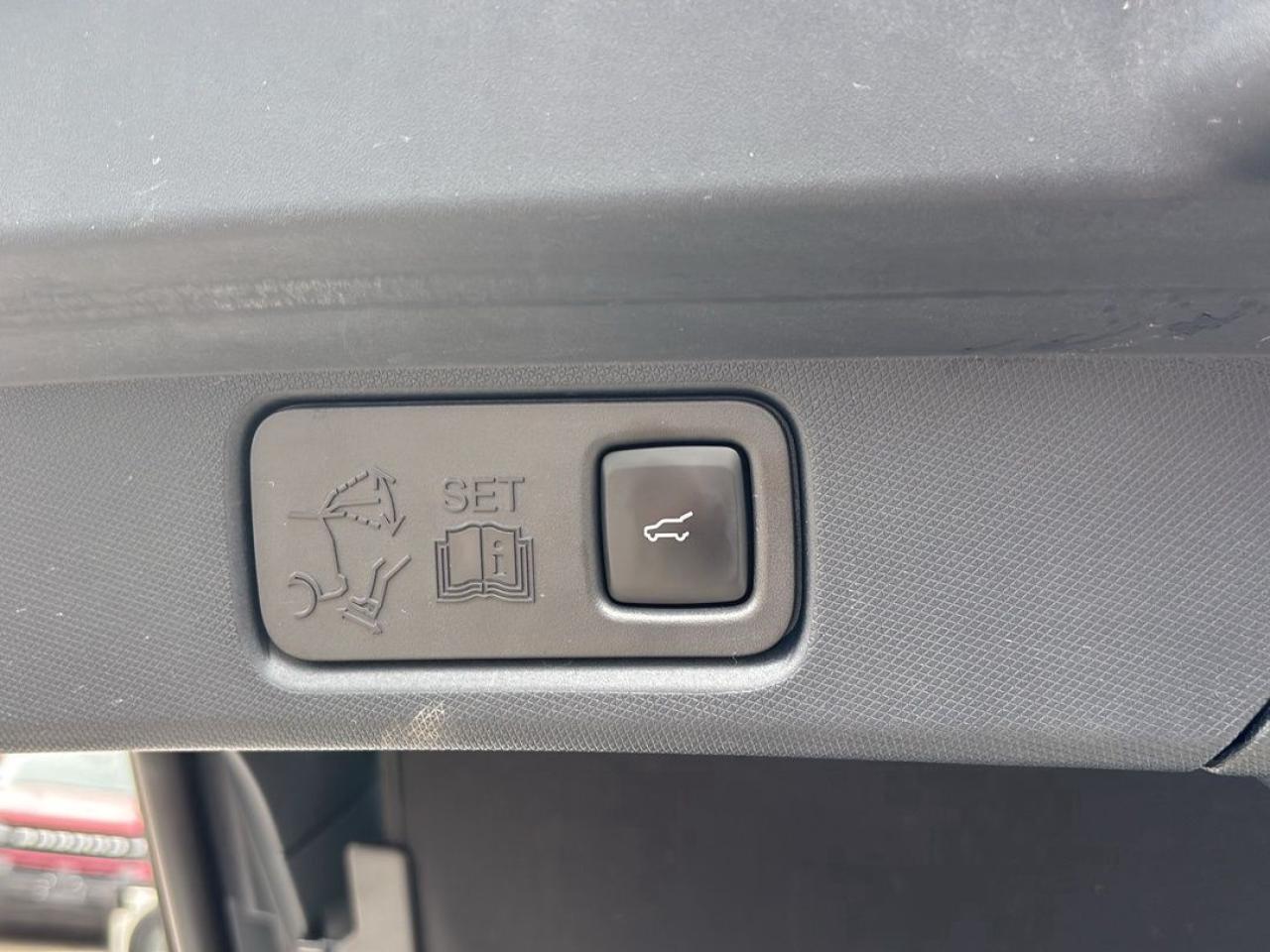 2021 Ford Mustang Mach-E Premium Photo5