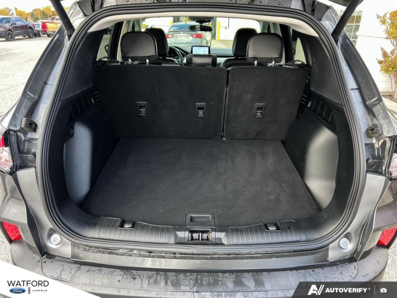 2022 Ford Escape SEL AWD Photo