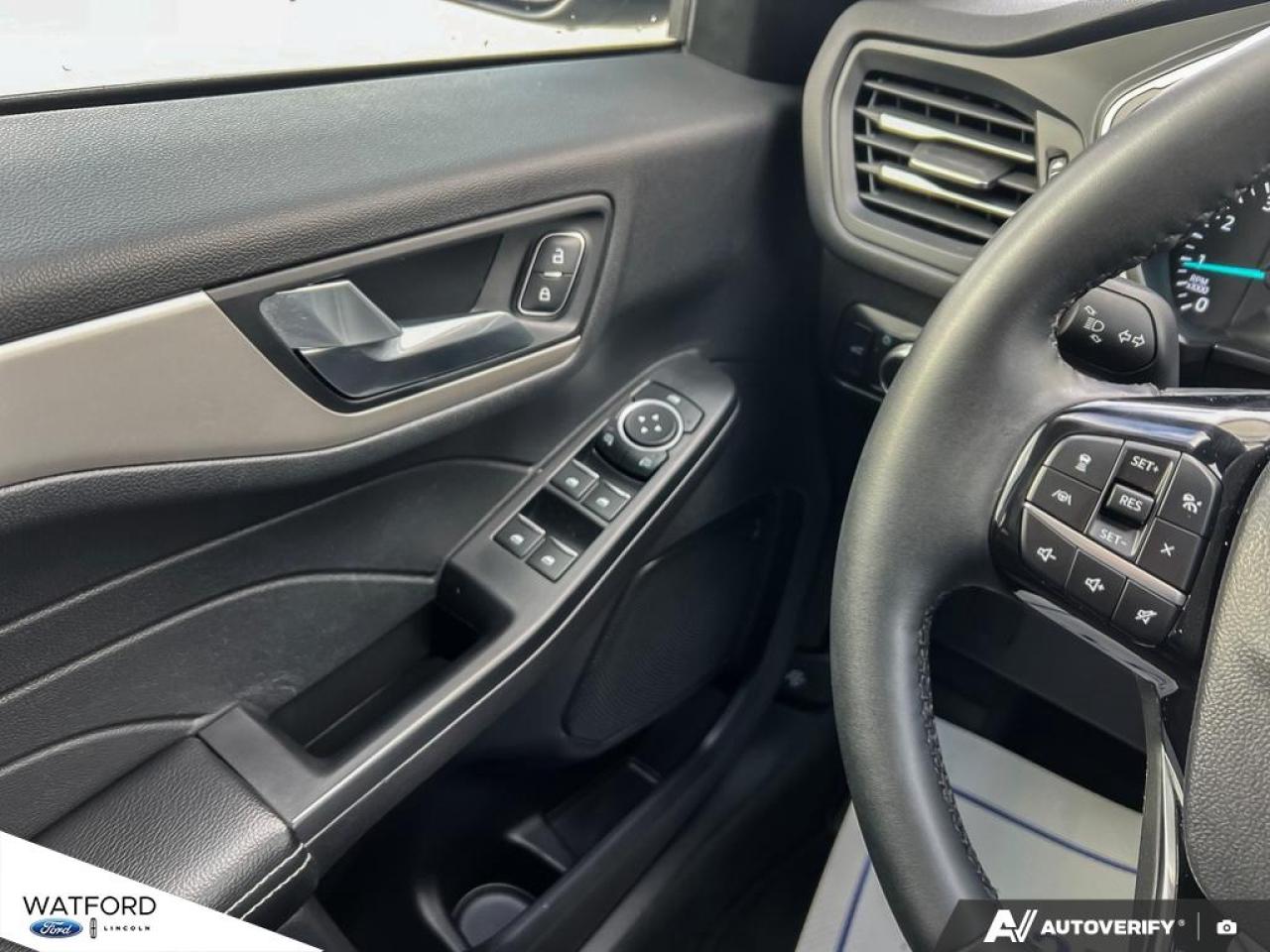 2022 Ford Escape SEL AWD Photo