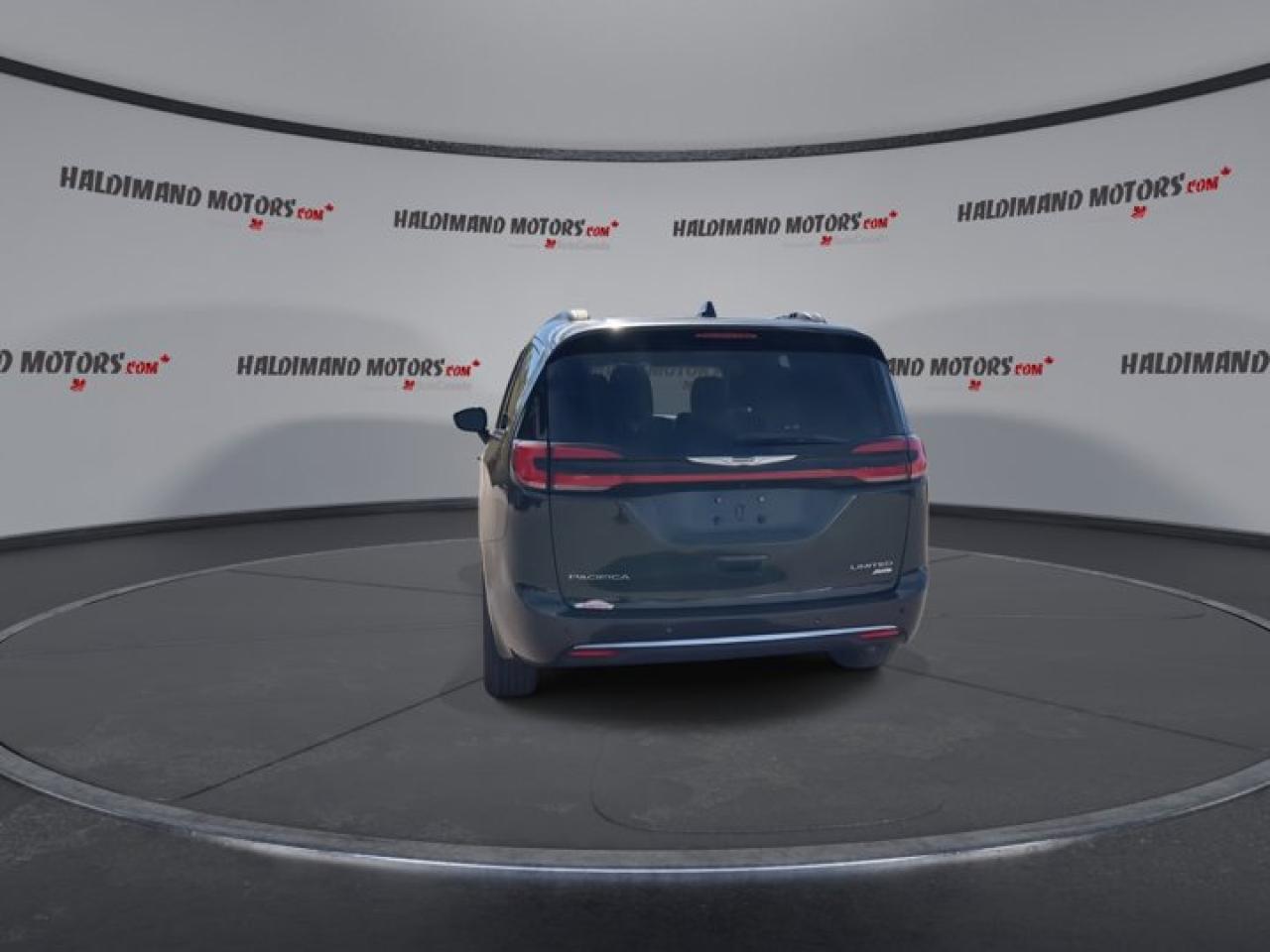 2023 Chrysler Pacifica Limited AWD Panoramic Roof | 2nd Row Captain Seats | Leather Seats Photo