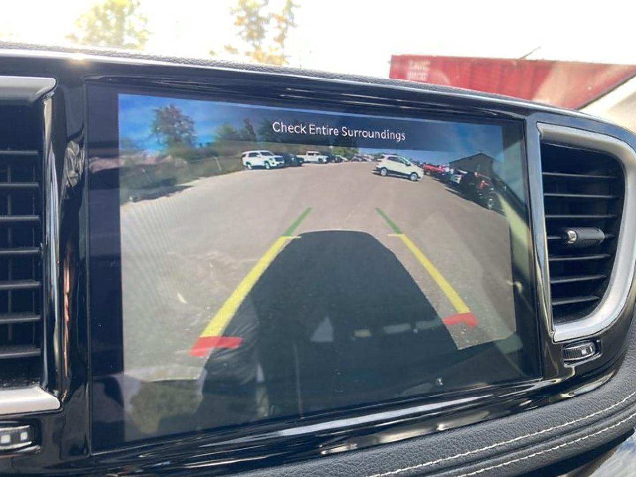 2023 Chrysler Pacifica Limited AWD Panoramic Roof | 2nd Row Captain Seats | Leather Seats Photo