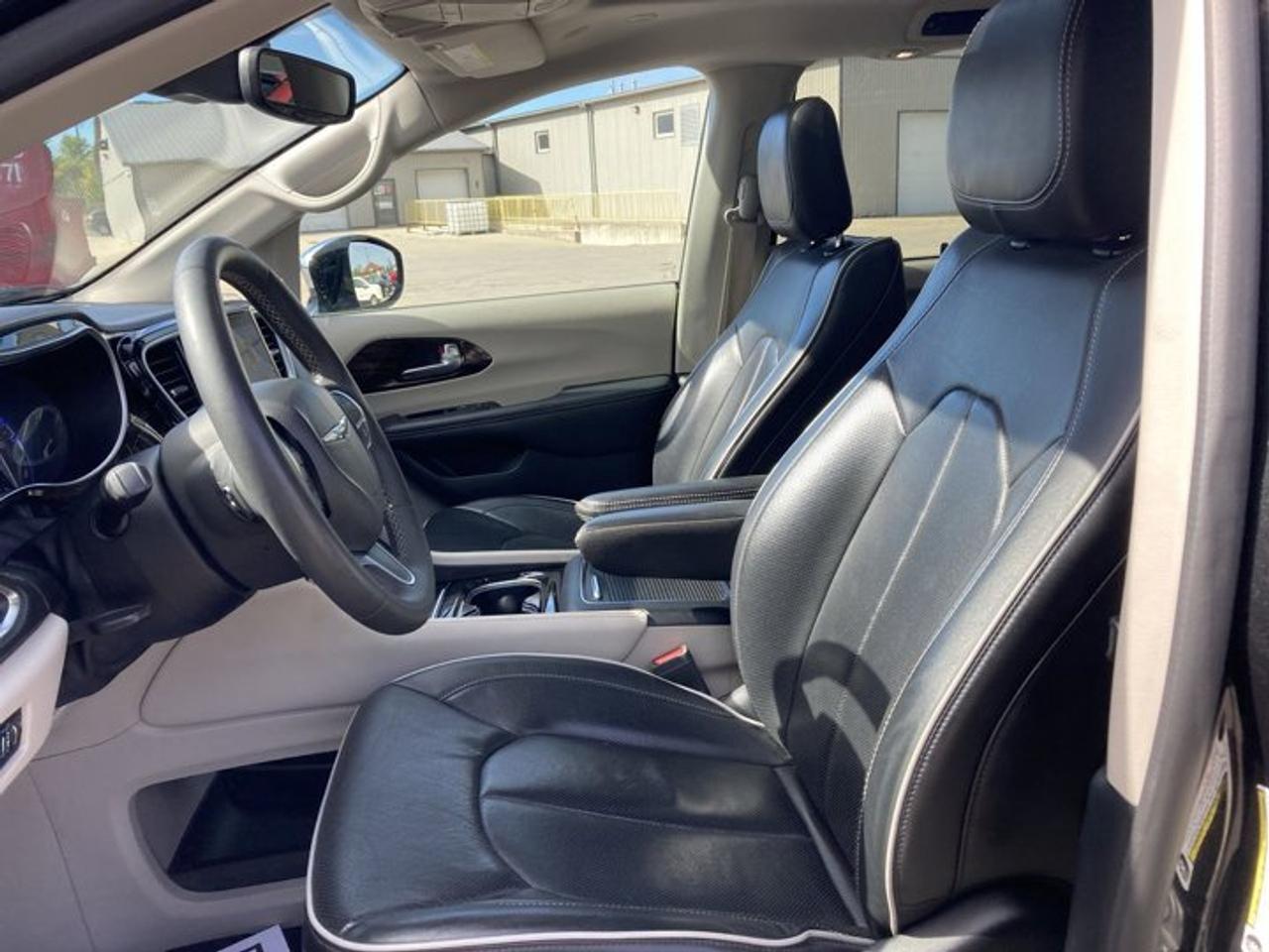 2023 Chrysler Pacifica Limited AWD Photo