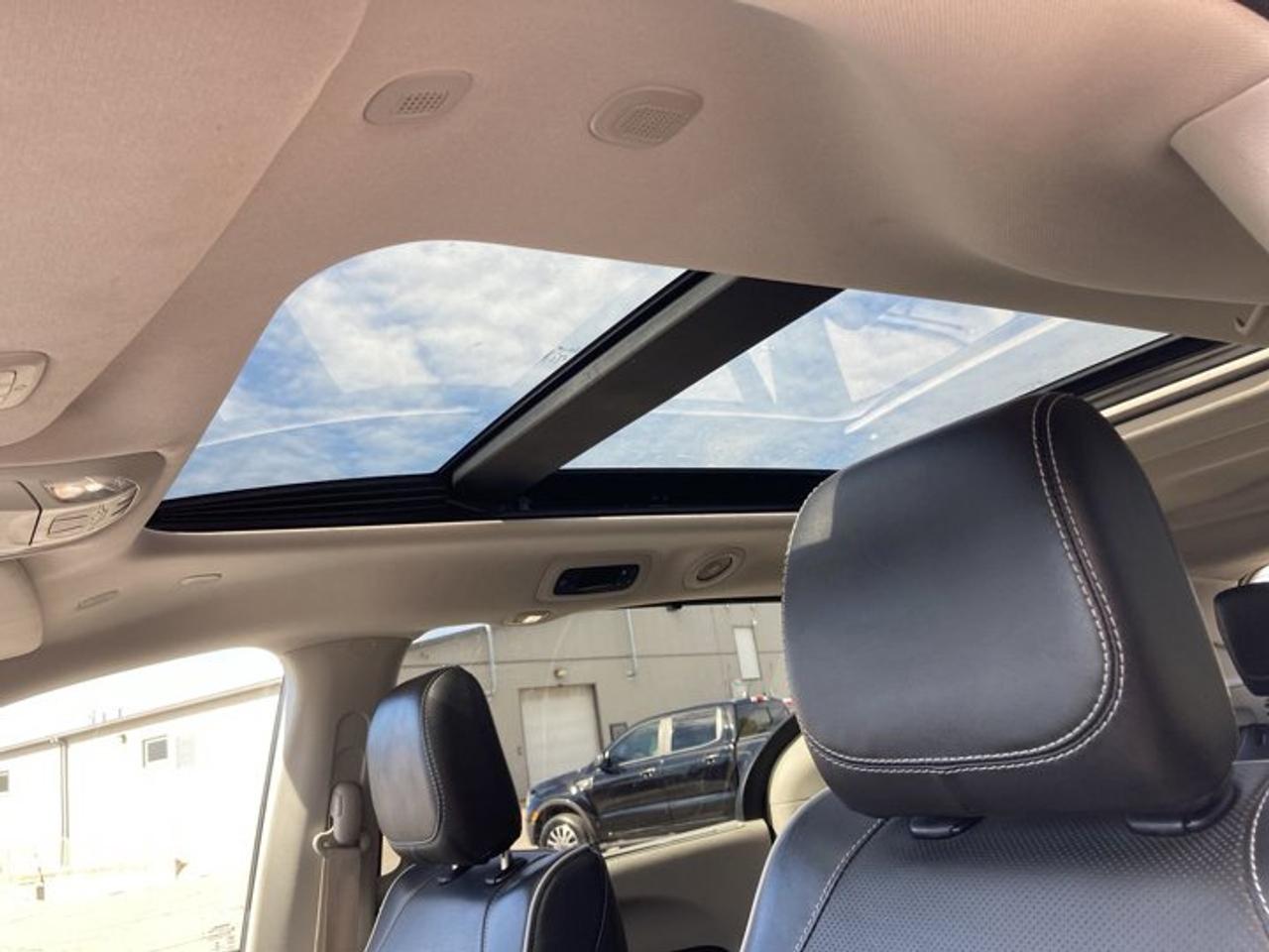 2023 Chrysler Pacifica Limited AWD Photo