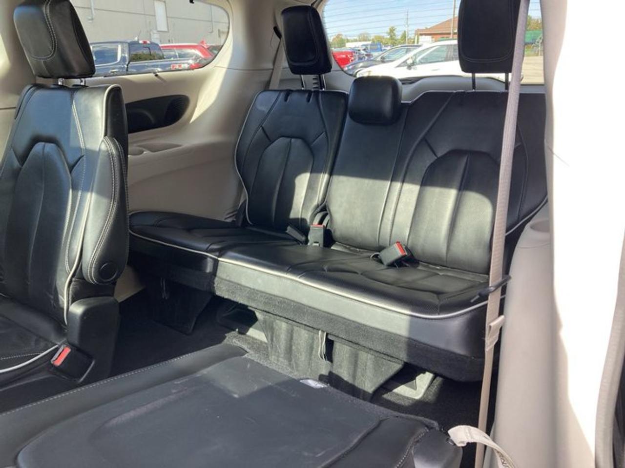 2023 Chrysler Pacifica Limited AWD Photo