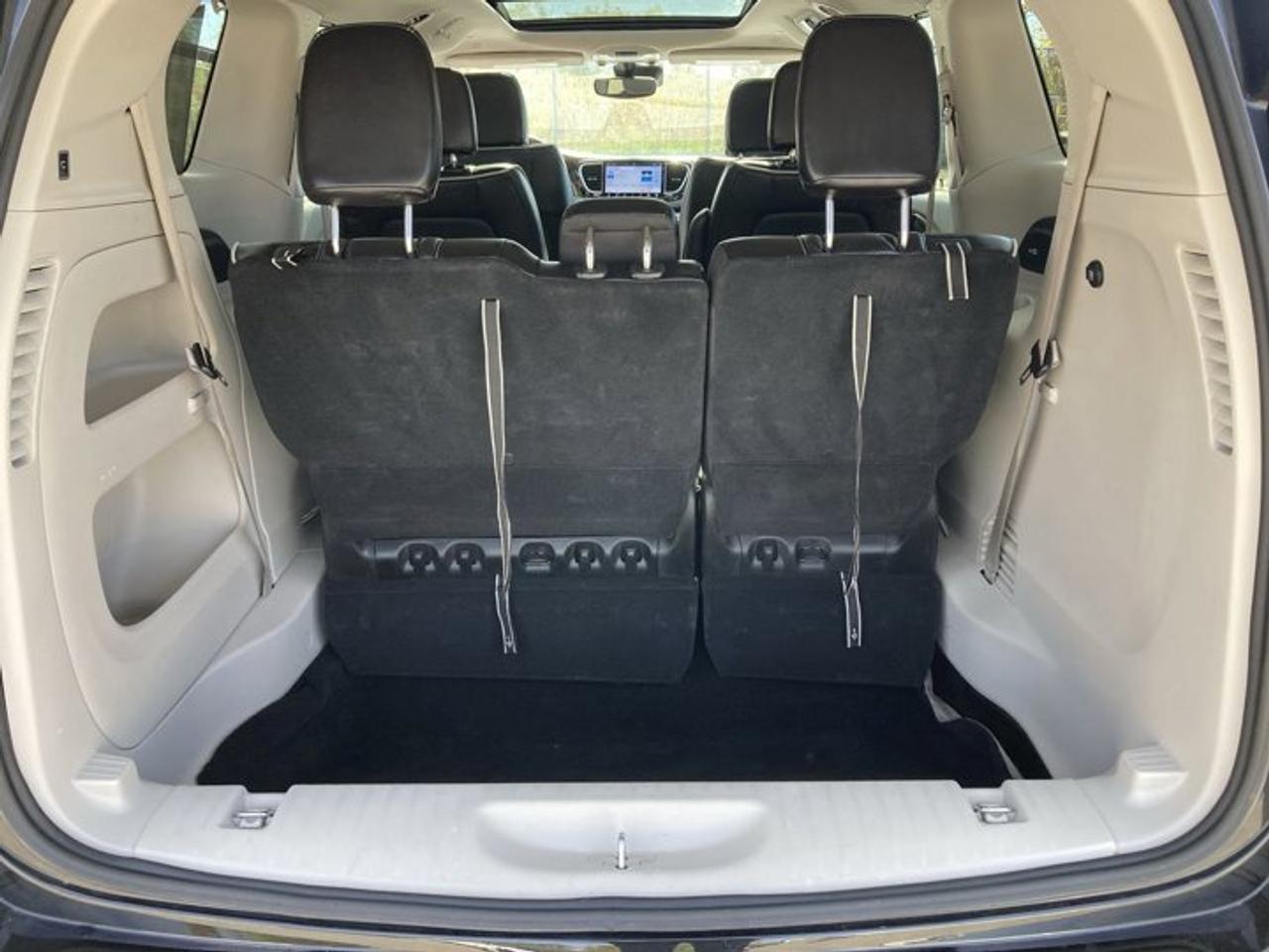 2023 Chrysler Pacifica Limited AWD Photo