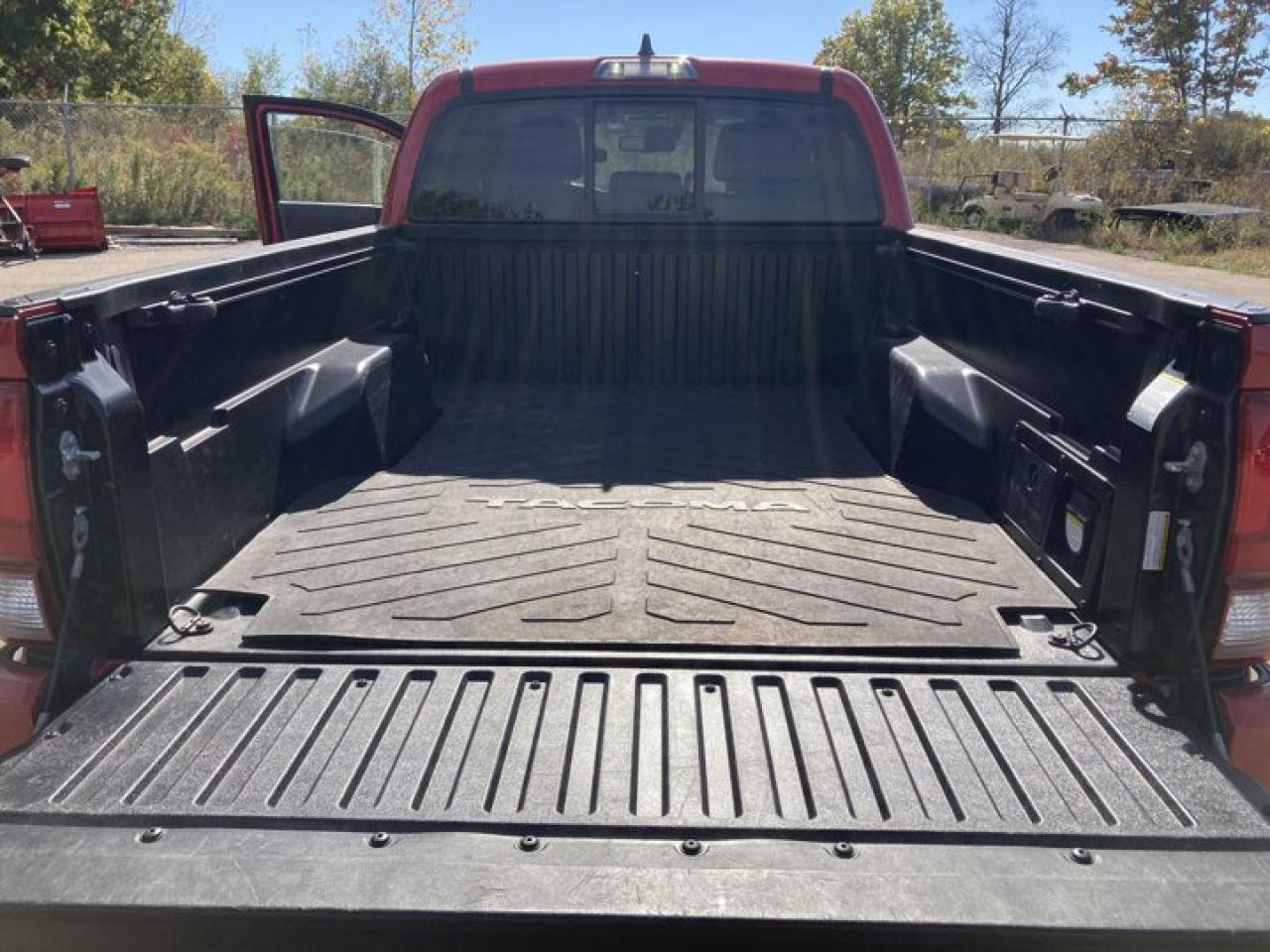 2022 Toyota Tacoma SR5 Double Cab 4x4 | Heated Seats Photo