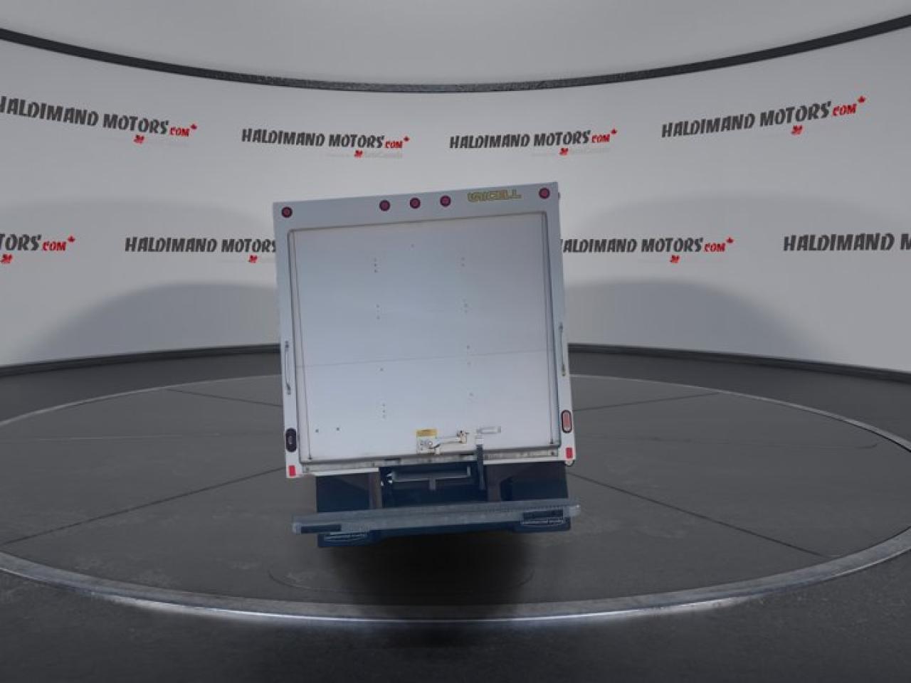 2023 Ford E-Series Cutaway E-450 DRW 158" WB Photo2